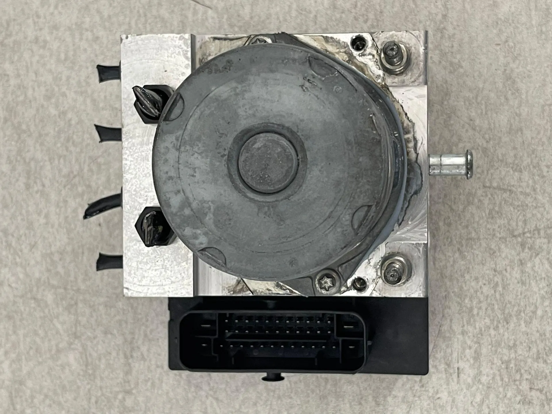 ABS con codice 8E0910517 B018 da 8K0614517AP AUDI A4 Berlina con codice motore BR8 Diesel 1900
