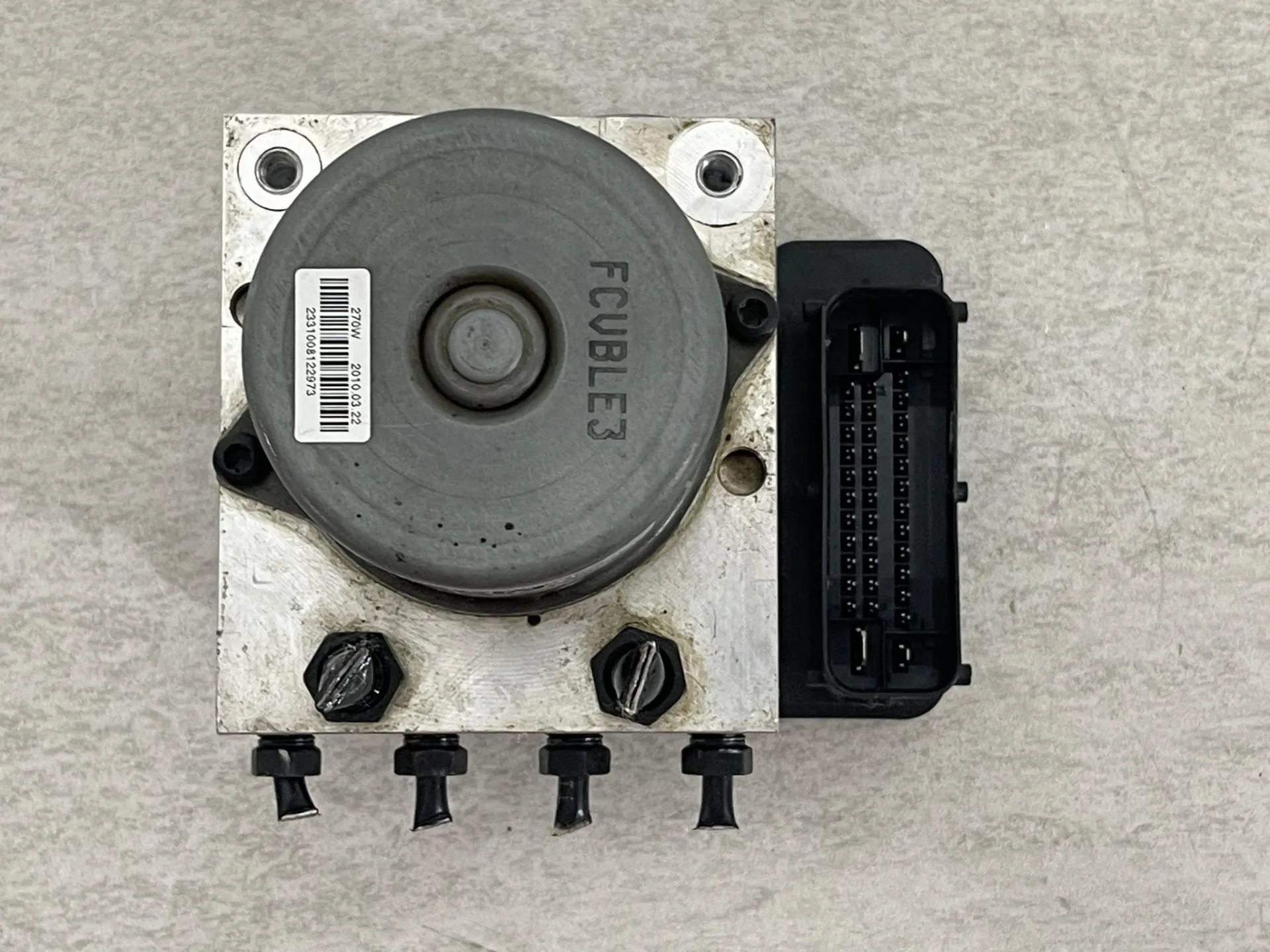 ABS con codice 58920-2Y350 da HYUNDAI iX35 1° Serie Diesel 2000 (10>)