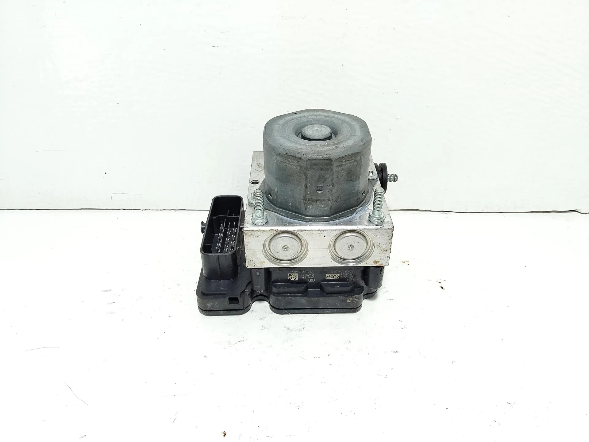 ABS con codice 2265106455 da NISSAN Micra Serie con codice motore K9KE628 Diesel 1500 (17>>)