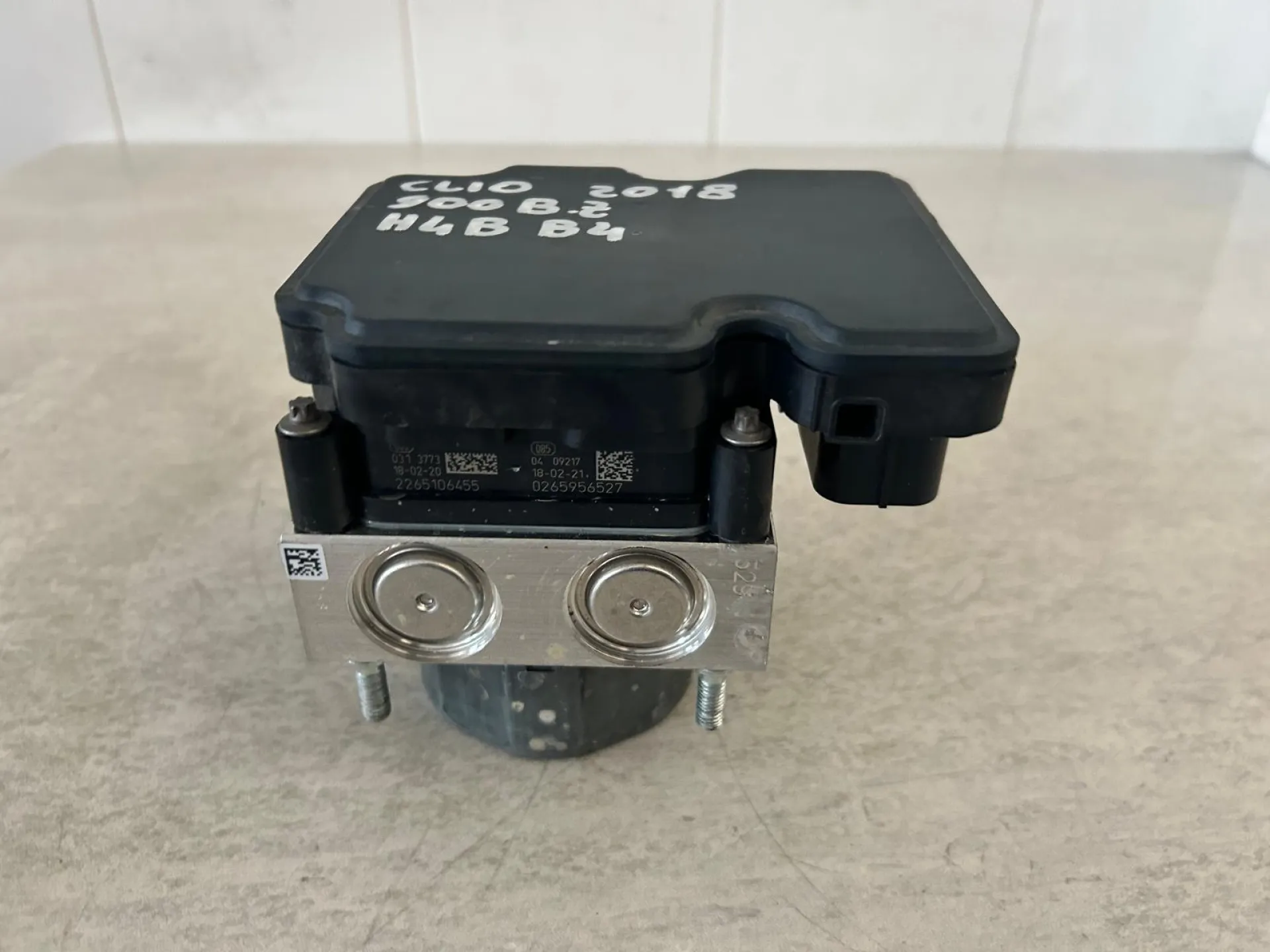 ABS con codice 476607341R da RENAULT Clio Serie IV Benzina 900 (12>19)