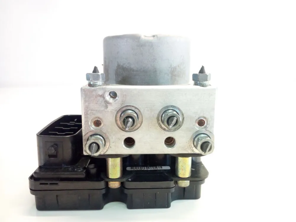 ABS con codice 8954152230 / 4451052300 da TOYOTA Yaris Verso Serie 1NDTV Diesel 1400 (03>07)