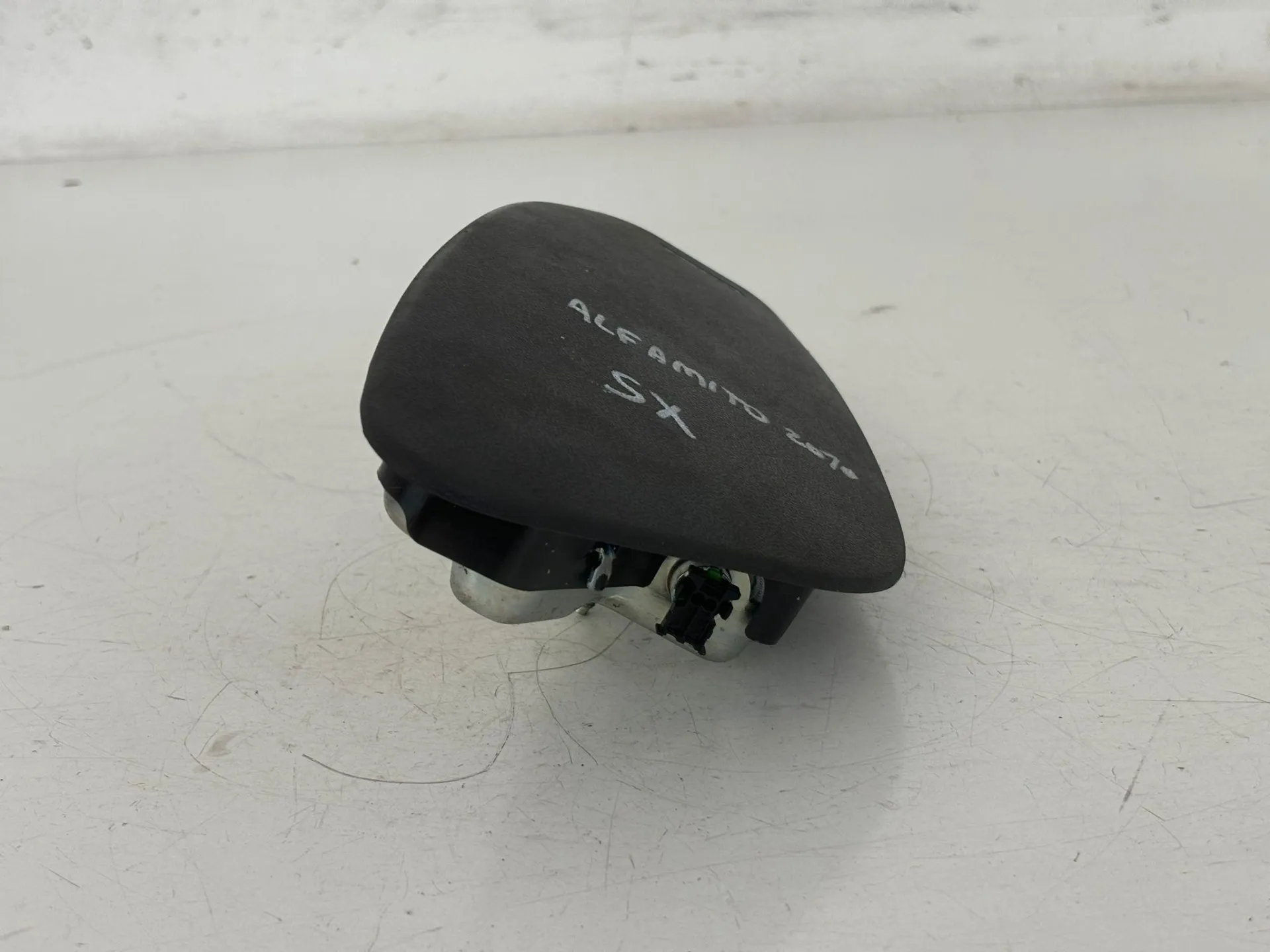 AIRBAG SEDILE SINISTRO con codice 1013056 da ALFA ROMEO Mito Serie (955_) (08>)