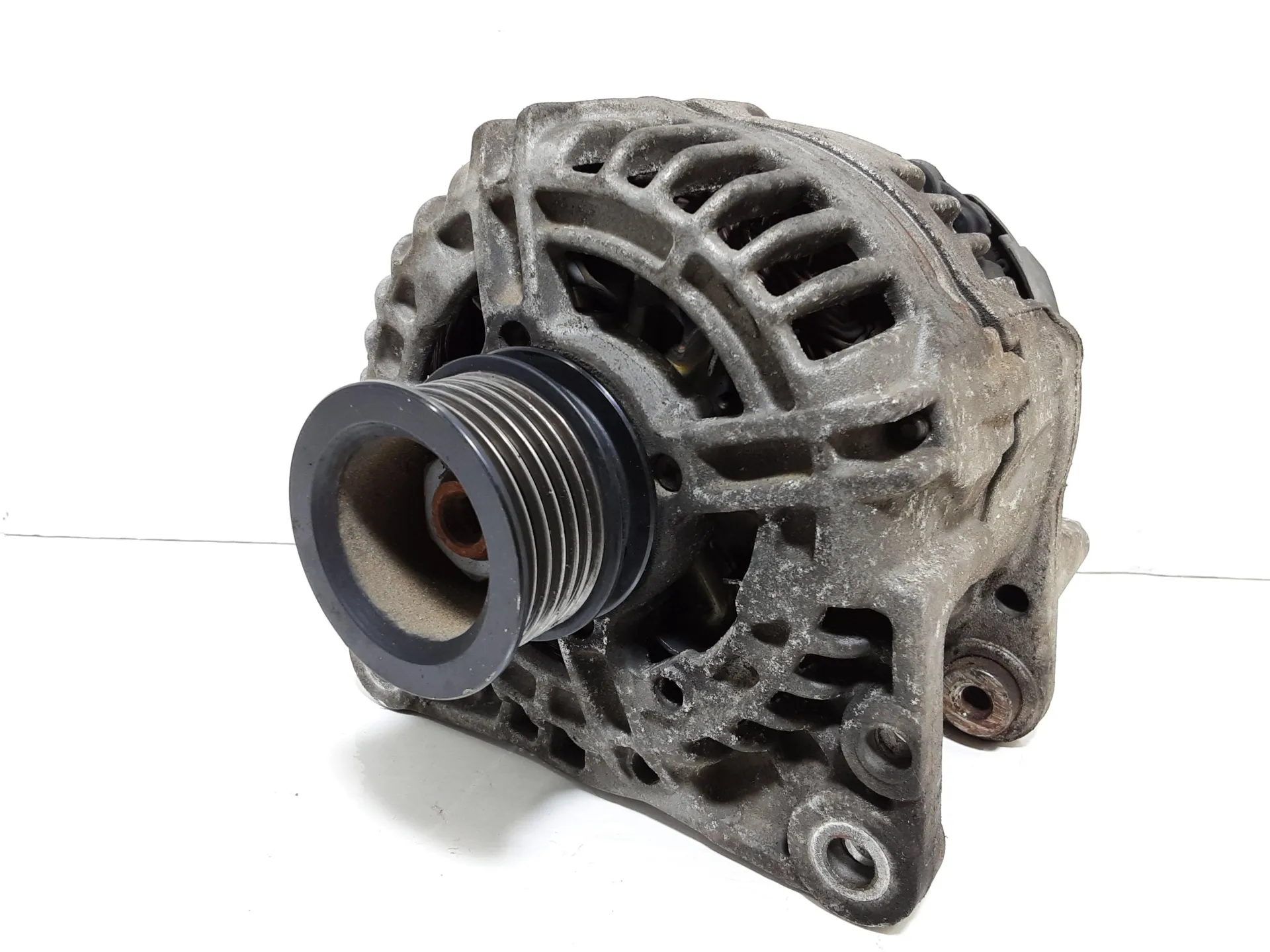 ALTERNATORE con codice 037903025M da VOLKSWAGEN Polo 4° Serie BUD Benzina 1390 (01>09)