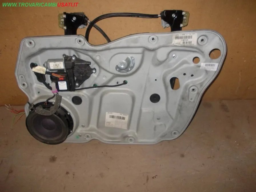 ALZACRISTALLO ELETTR. PORTA ANT.D. PANELLO COMPL. VOLKSWAGEN TOURAN (1T)