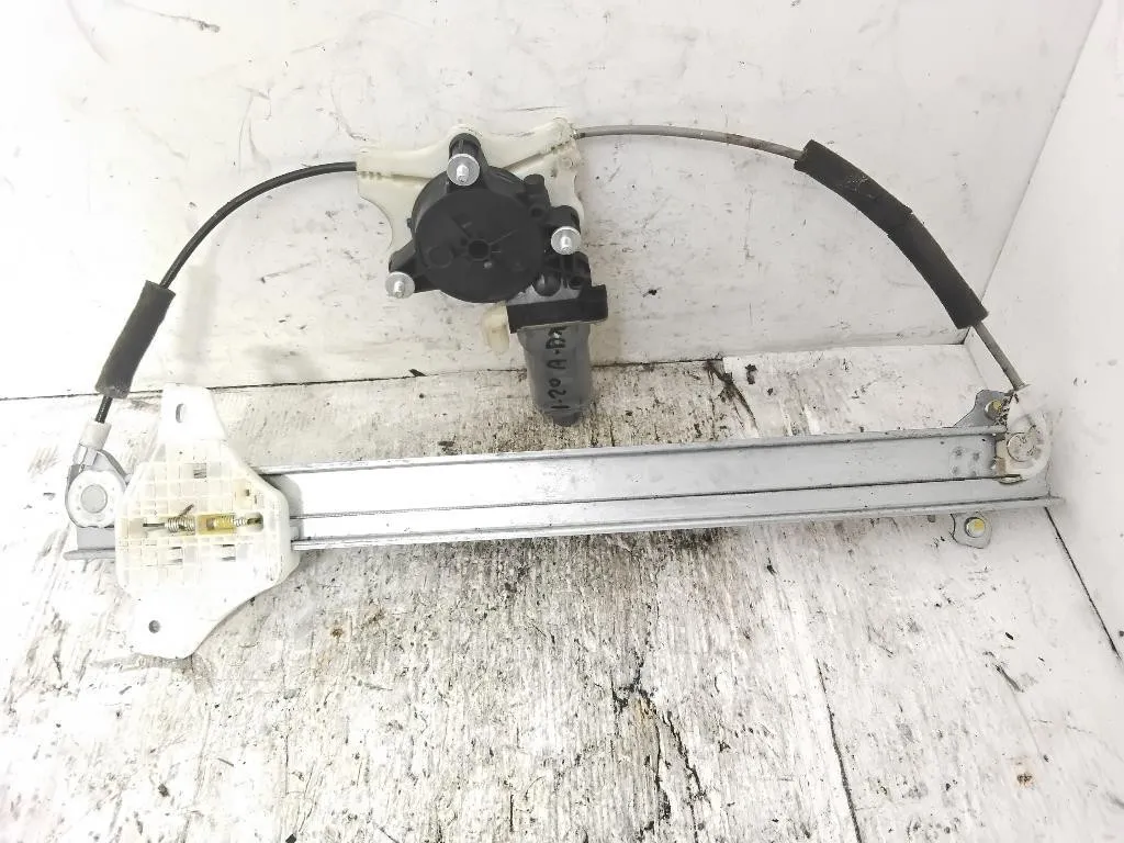 ALZACRISTALLO ELETTRICO ANT. DX HYUNDAI i20 2° Serie 82404C7010 G4LA (15>)