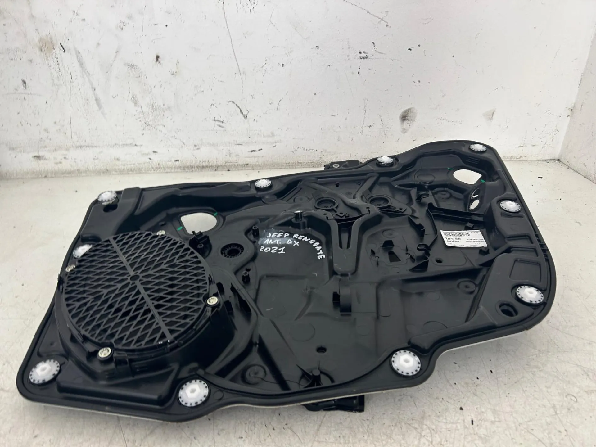 ALZACRISTALLO ELETTRICO ANT. DX con codice 00521525490 da JEEP Renegade Serie (18>)