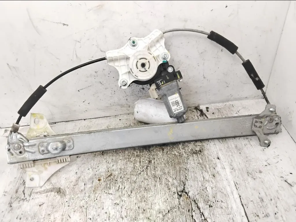 ALZACRISTALLO ELETTRICO ANT. SX con codice 82401-C7010 da HYUNDAI i20 2° Serie (15>)