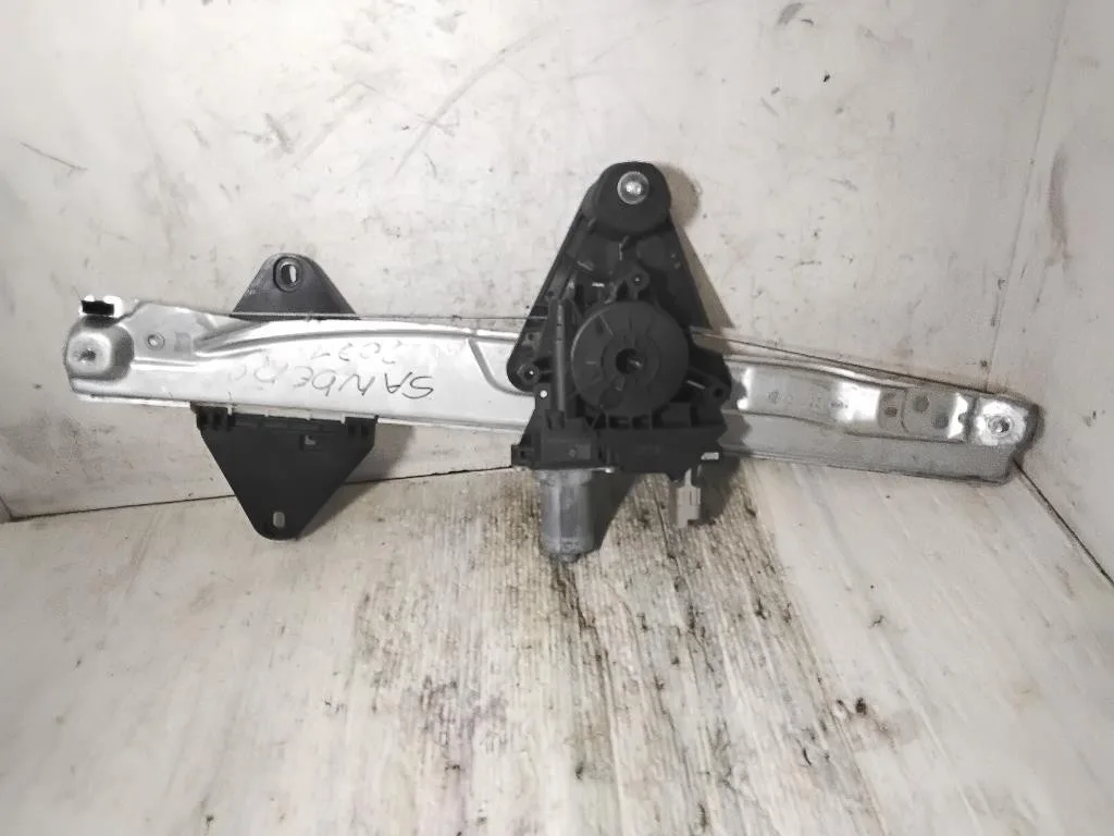 ALZACRISTALLO ELETTRICO ANT. SX con codice 807219238R da DACIA Sandero Stepway Serie (21>)