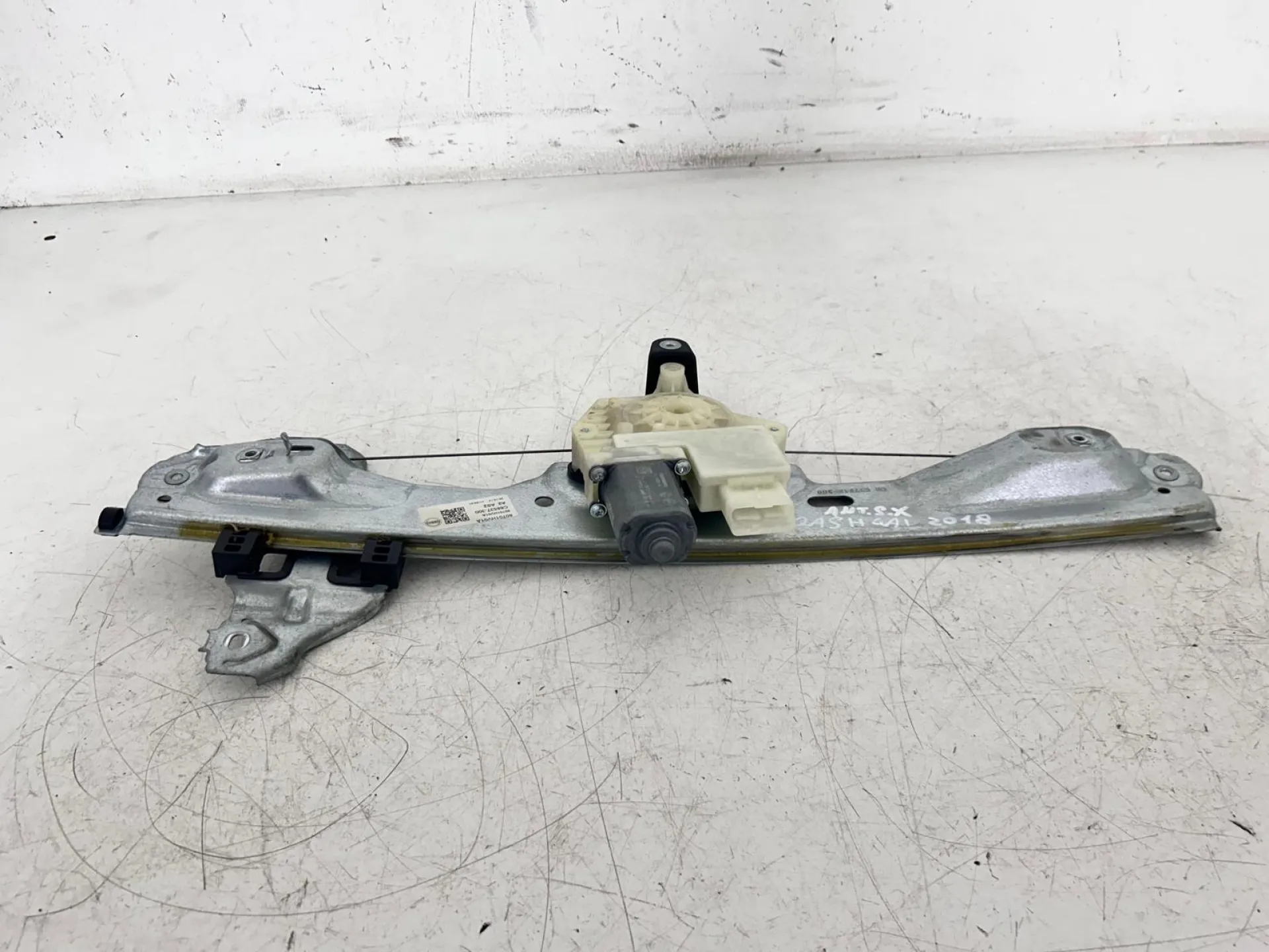ALZACRISTALLO ELETTRICO ANT. SX con codice 80701HV01A da NISSAN Qashqai Serie (14>)