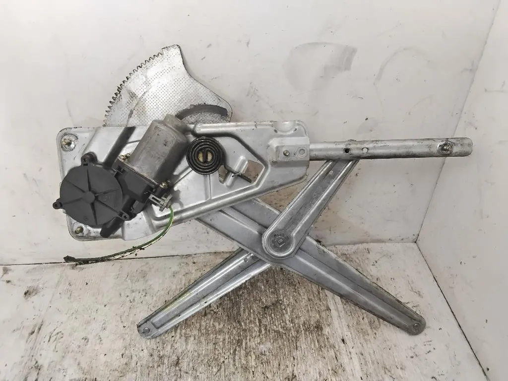 ALZACRISTALLO ELETTRICO ANT. SX con codice 8200052943 da RENAULT Twingo I serie (98>00)