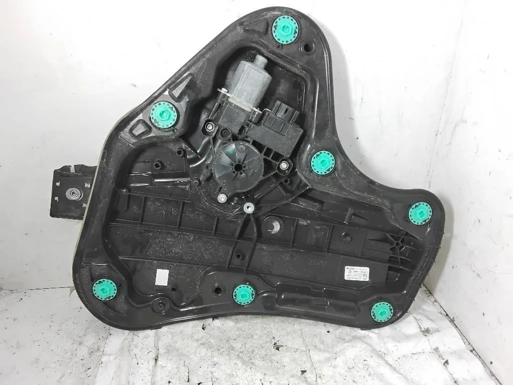 ALZACRISTALLO ELETTRICO POST. SX con codice 5H0839401F 5Q0959408G da VOLKSWAGEN Golf Serie VIII (19>)