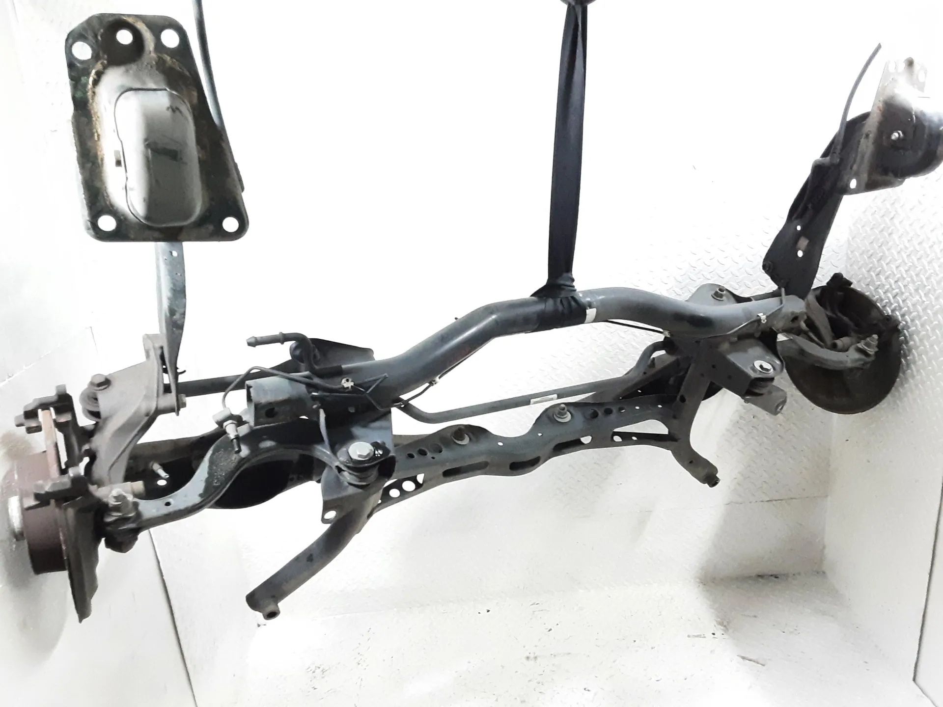 ASSALE POSTERIORE AUDI A3 Sportback Serie (8VA) CRBC, con codice motore CRL/CRBC, CRLB, CRUA, DBGA, DCYA, DEJA, DFGAB, CRUA, DBGA, DCYA, DEJA, DFGA Diesel 2000 (12>18)
