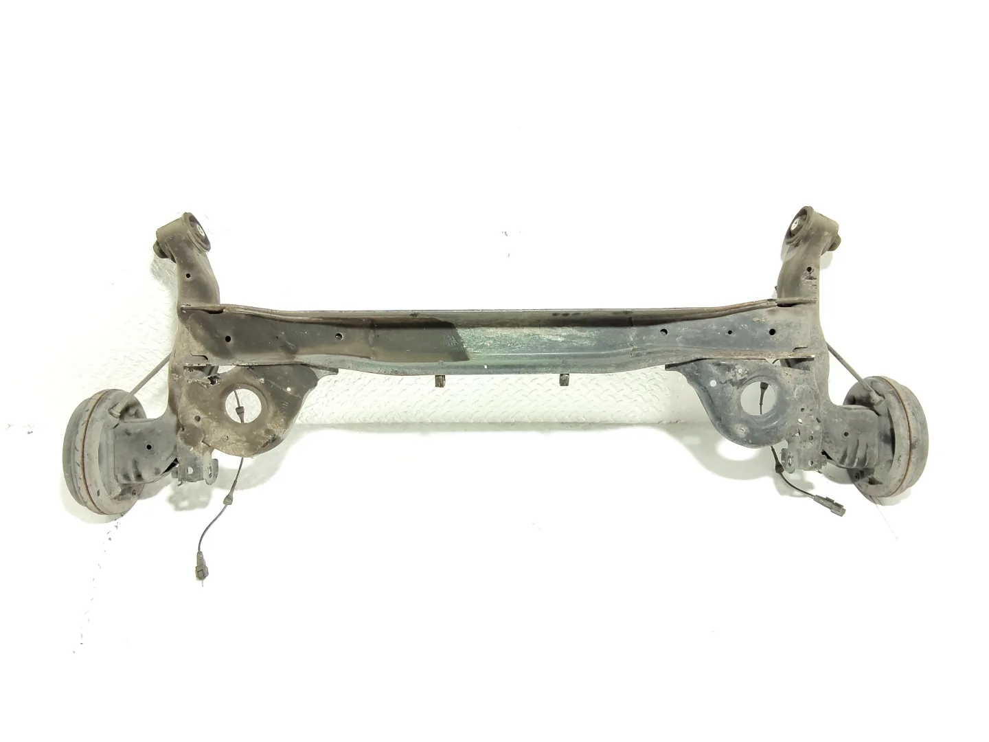 ASSALE POSTERIORE con codice 555015FA3A da NISSAN Micra Serie (K14) con codice motore B4D Benzina 1000 (17>)