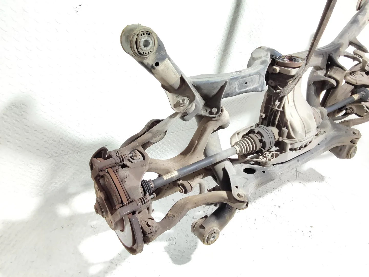 ASSALE POSTERIORE con codice 0BC500043Q da AUDI Q5 Serie (8RB) con codice motore CAH Diesel 2000 (08>12)