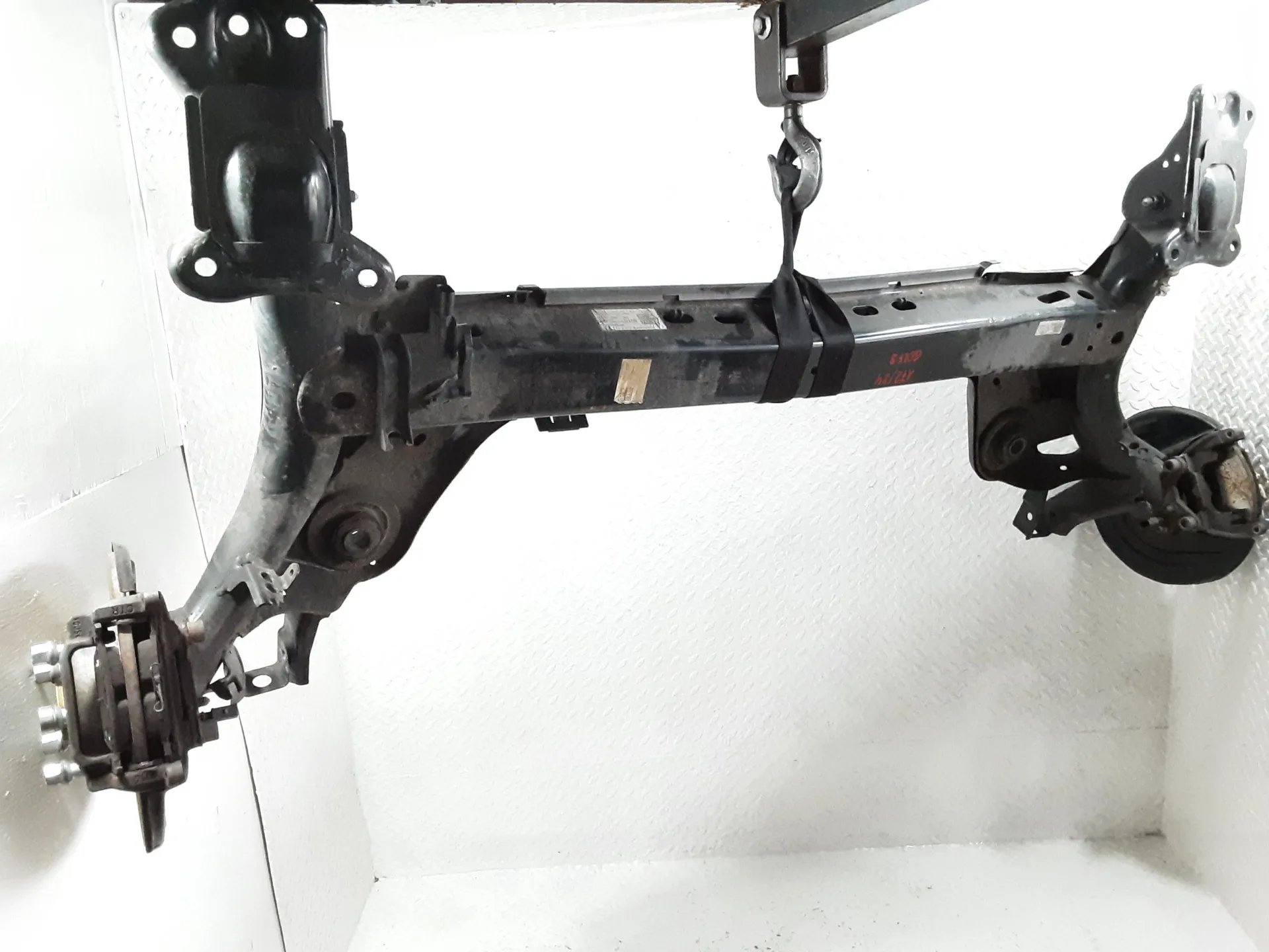 ASSALE POSTERIORE con codice 500039A0104 da VOLKSWAGEN Golf Serie VIII Variant (CG5) con codice motore DPB/DPBAA Hybrid 1500 (20>)