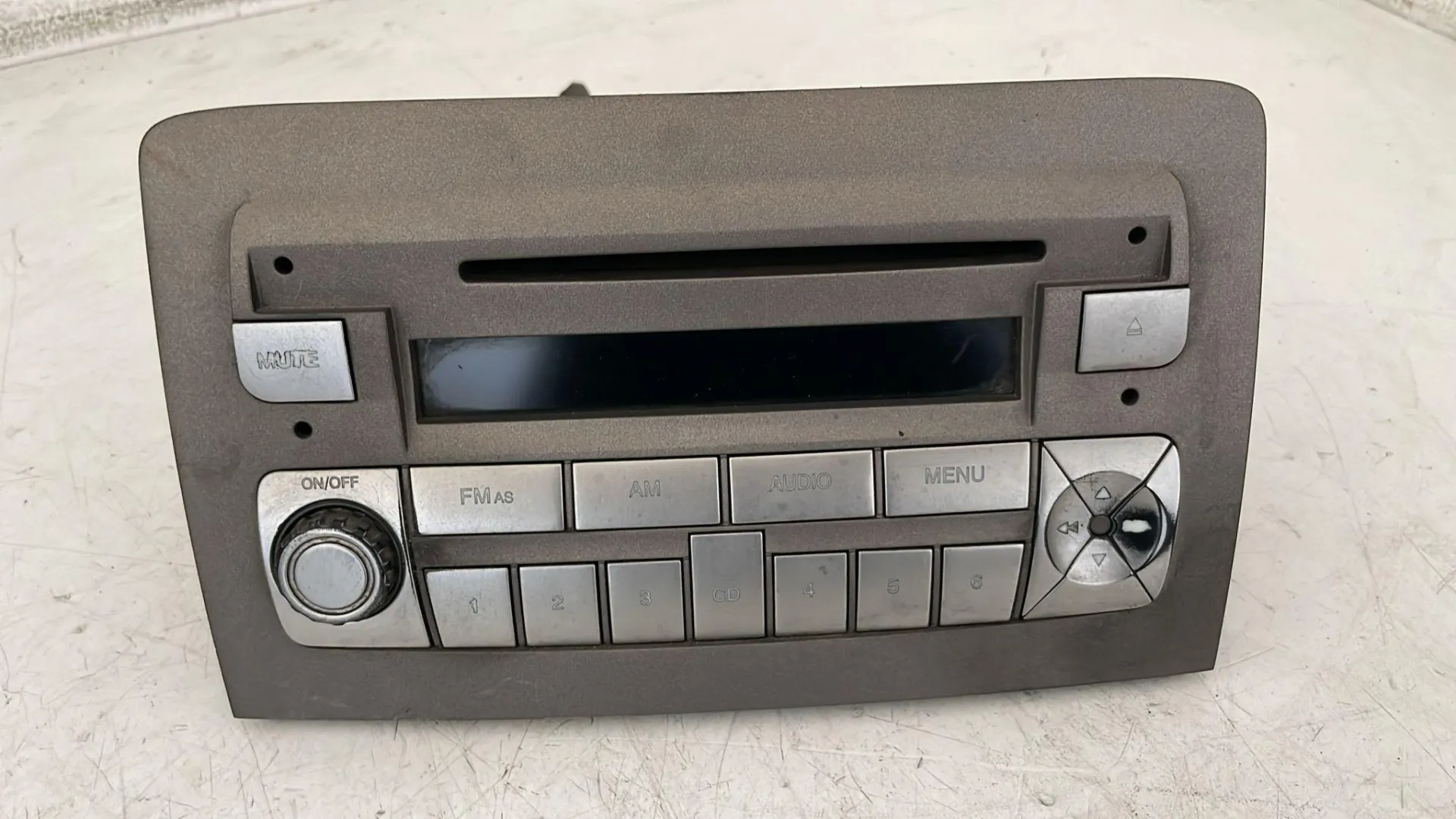 AUTORADIO con codice 7646389316 da LANCIA Musa 2° Serie (07>)