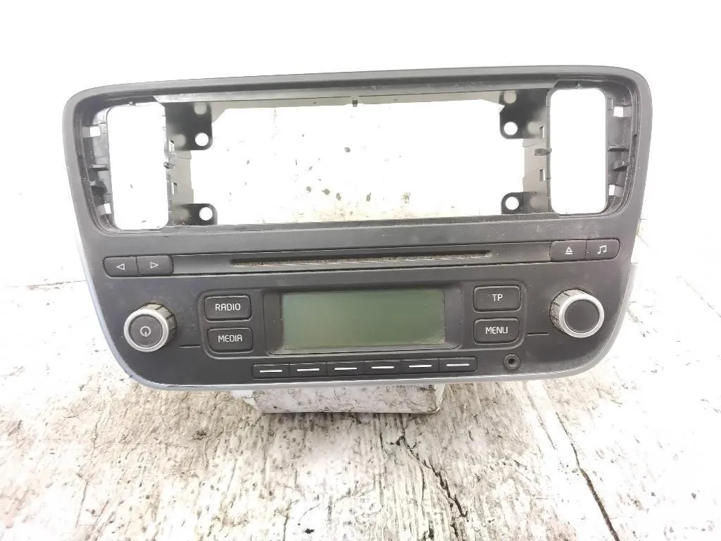 AUTORADIO con codice 1ST035156C da SKODA Citigo 1° Serie (11>)