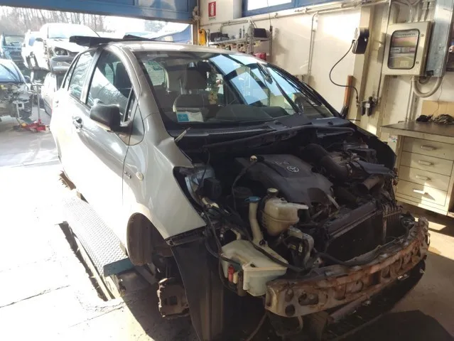 FANALE POST SX TOYOTA YARIS 06>09
