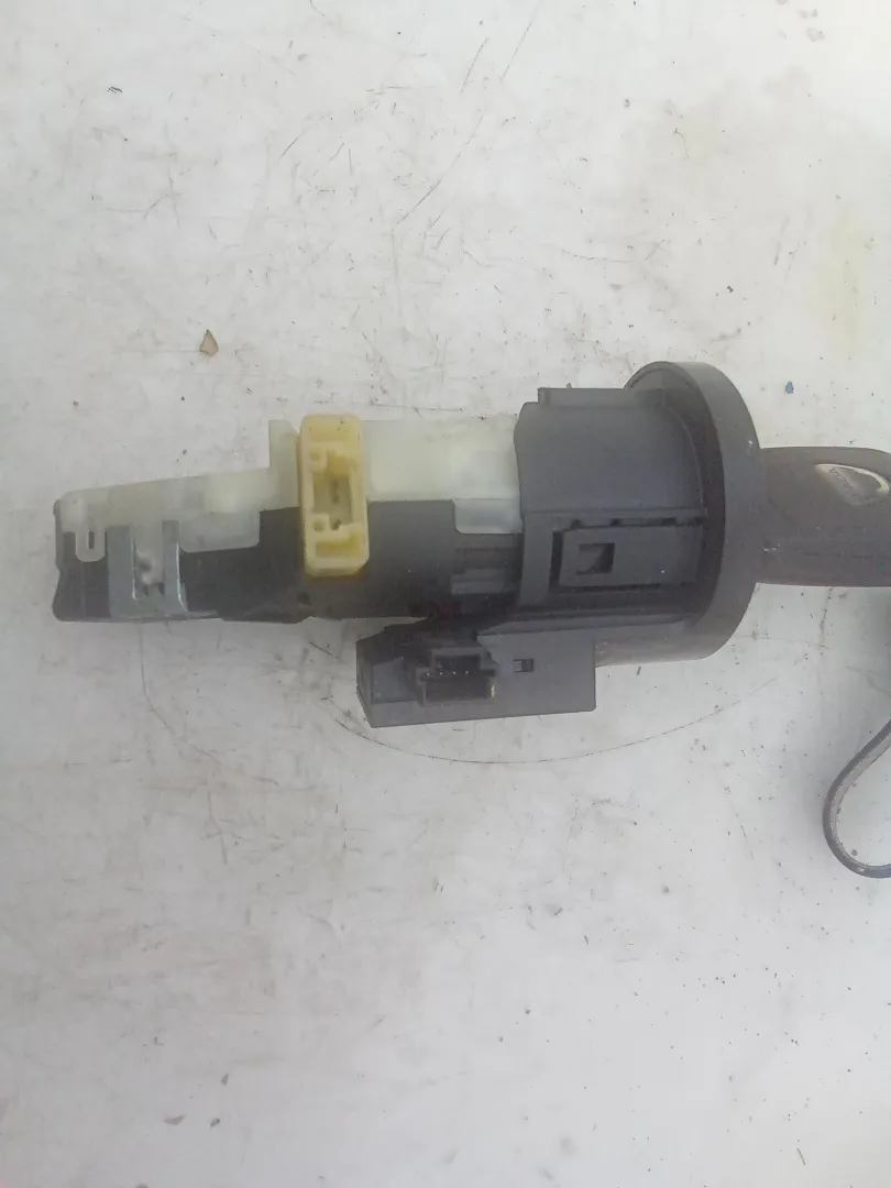 BLOCCASTERZO con codice 285912220r da DACIA Sandero Serie (21>)