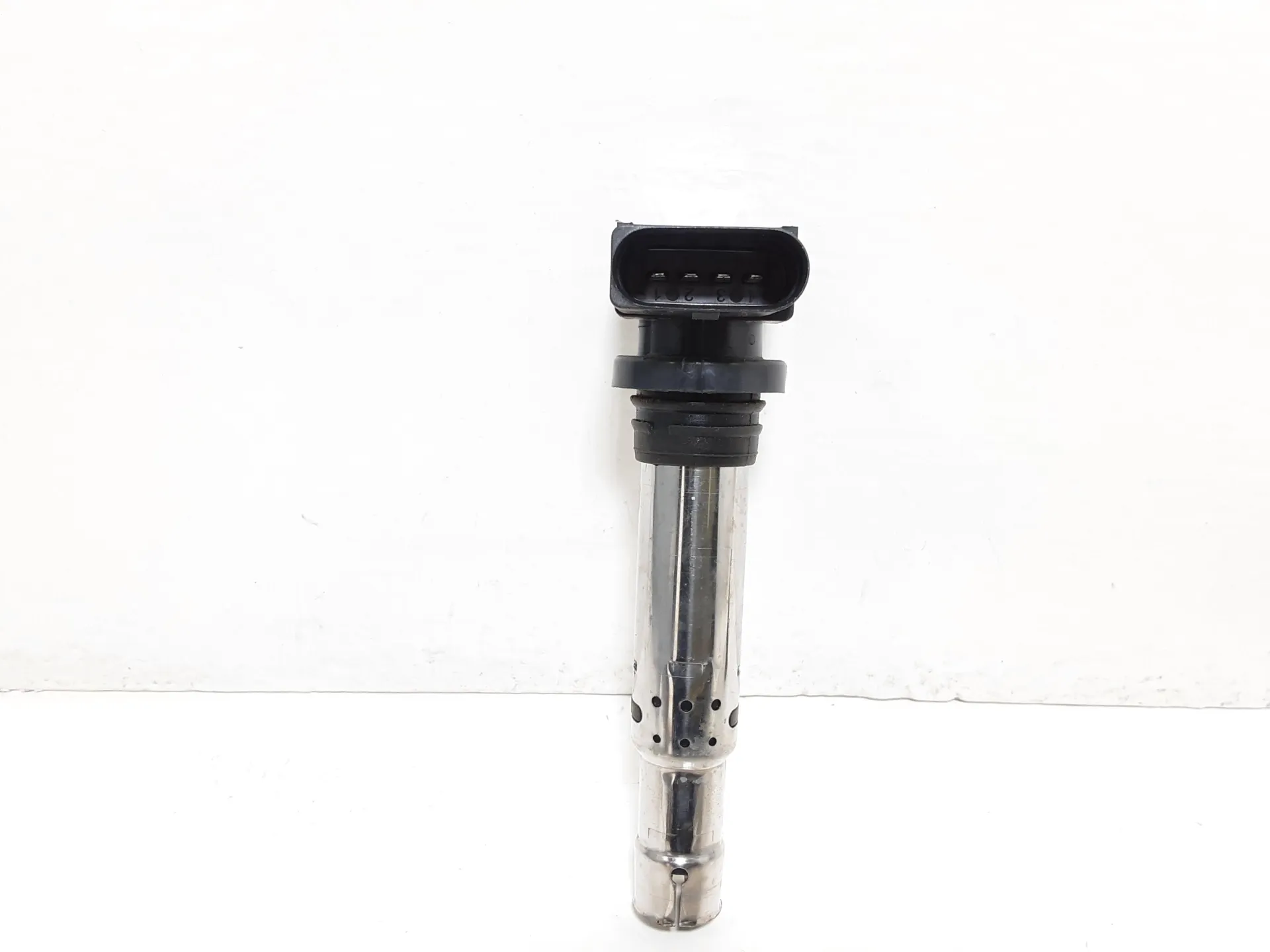BOBINA con codice 036905715F da VOLKSWAGEN Polo 5° Serie con codice motore CGP/CGPAA Benzina 1200 (09>17)