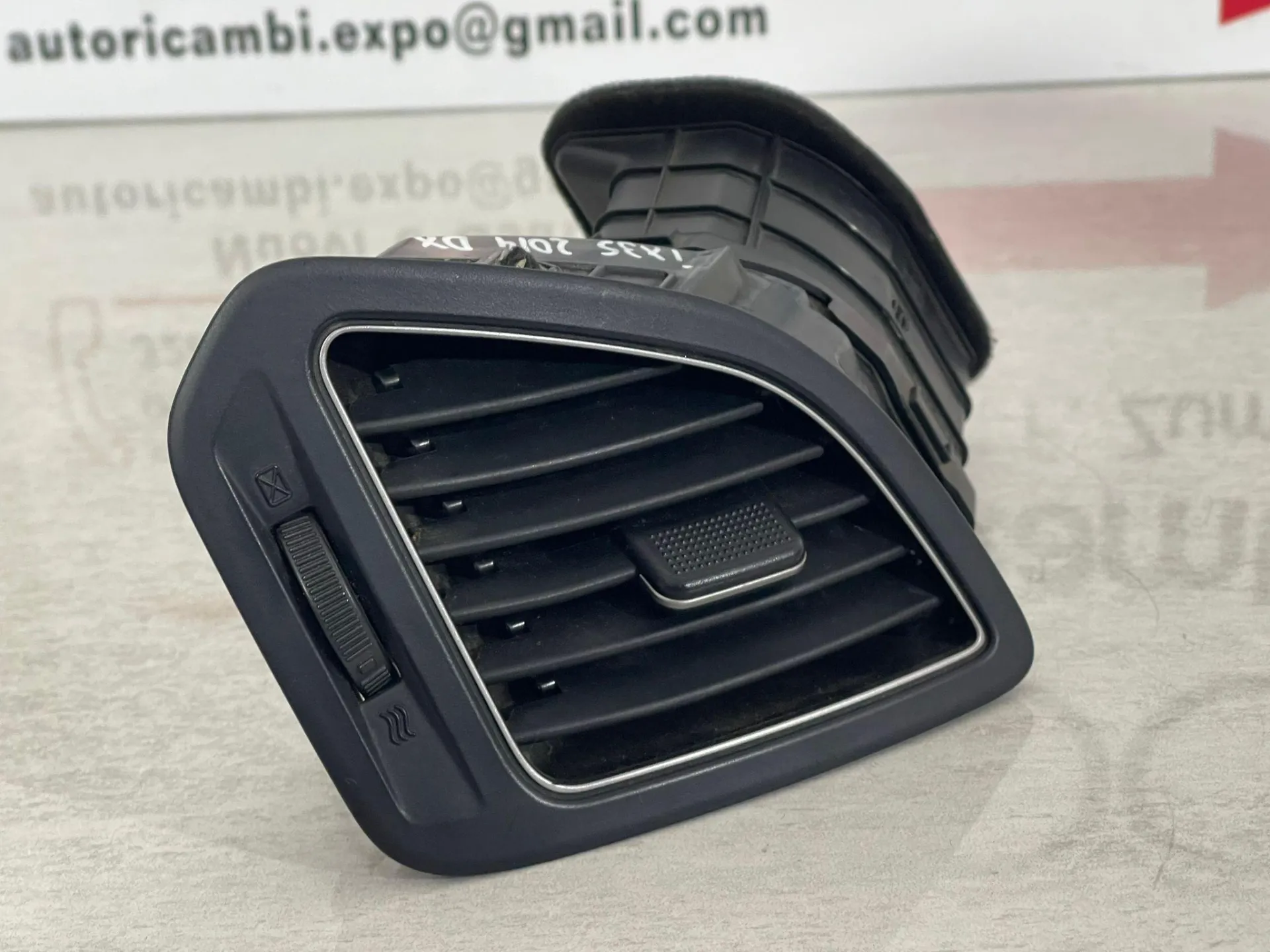 BOCCHETTA ARIA CRUSCOTTO DX con codice 97490-2S000 da HYUNDAI iX35 1° Serie (10>)