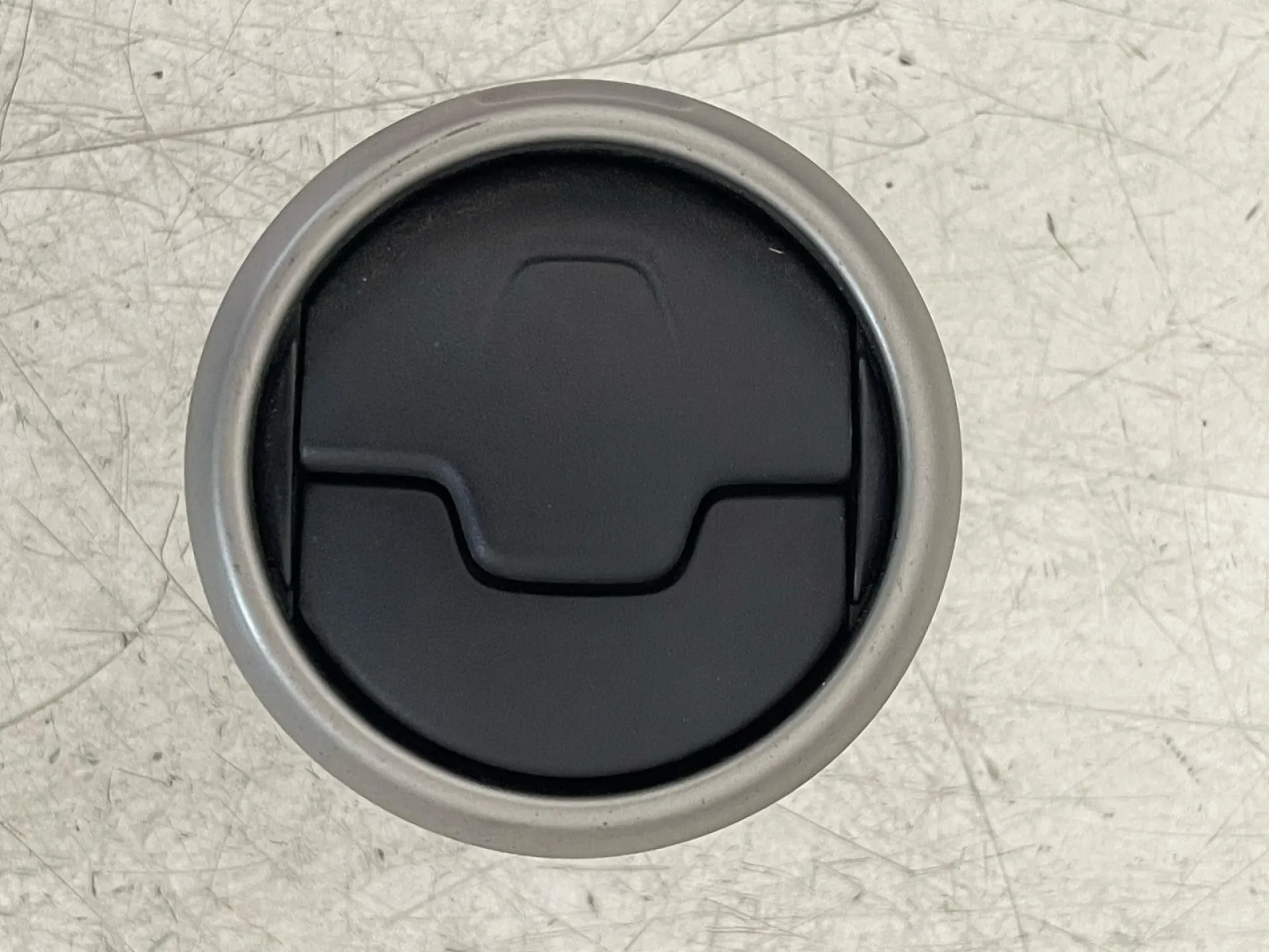 BOCCHETTA ARIA CRUSCOTTO DX con codice 68760JD10A da NISSAN Qashqai 2° Serie (10>13)