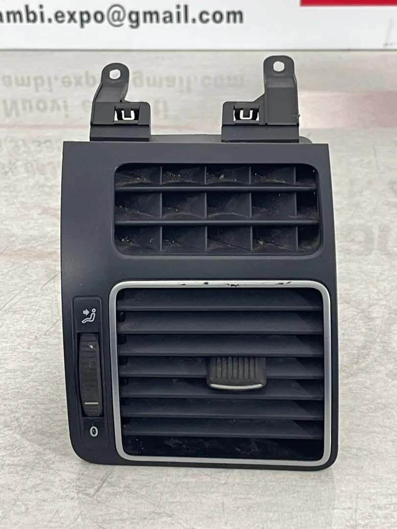 BOCCHETTA ARIA CRUSCOTTO SX con codice 1T0819704 da VOLKSWAGEN Touran 3° Serie (10>15)