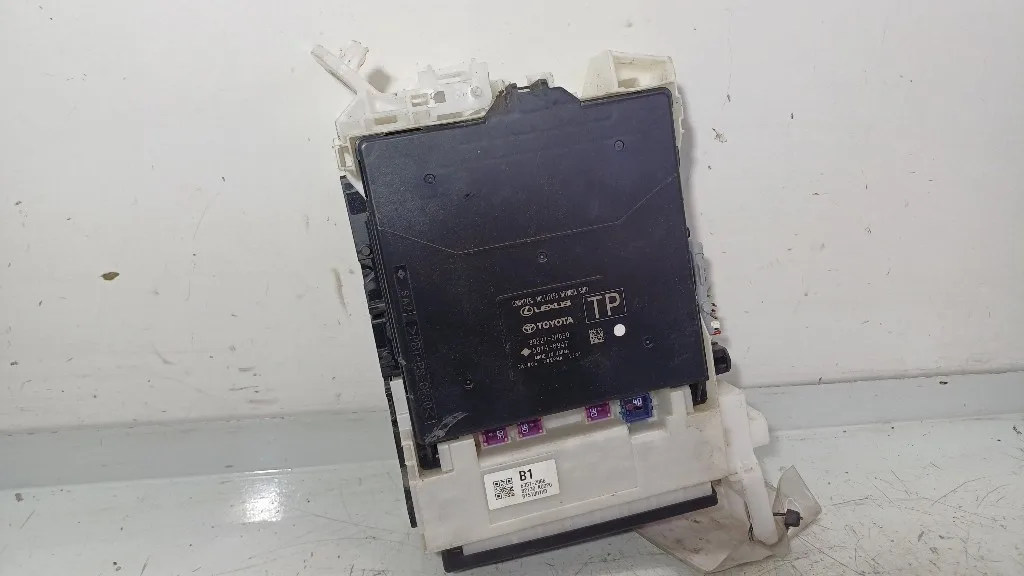 BODY COMPUTER TOYOTA Aygo X Serie 89221-0H050/82730-K0020 1KRFE (22>)