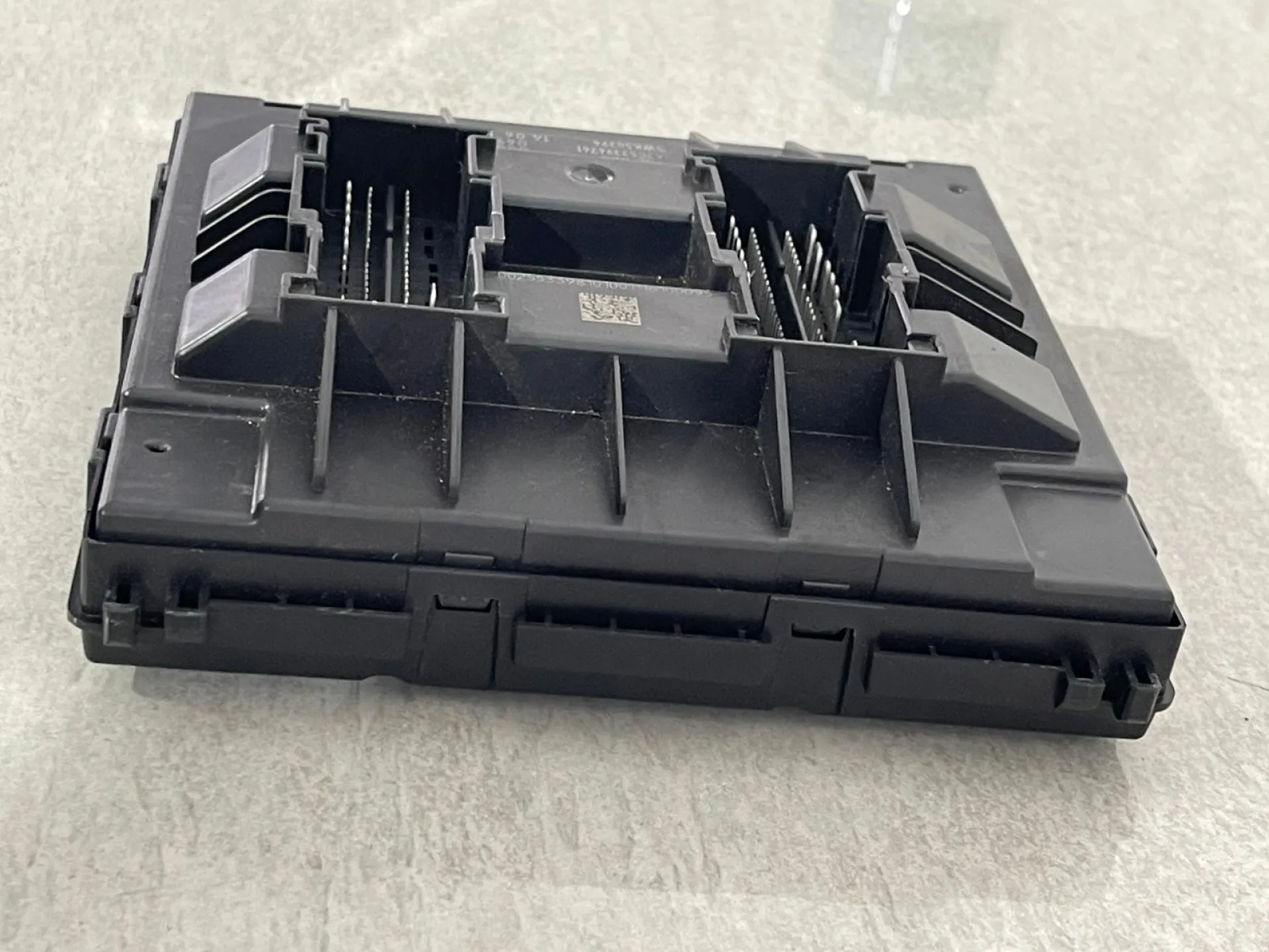 BODY COMPUTER con codice 6R0937037H da VOLKSWAGEN Polo 5° Serie (09>17)