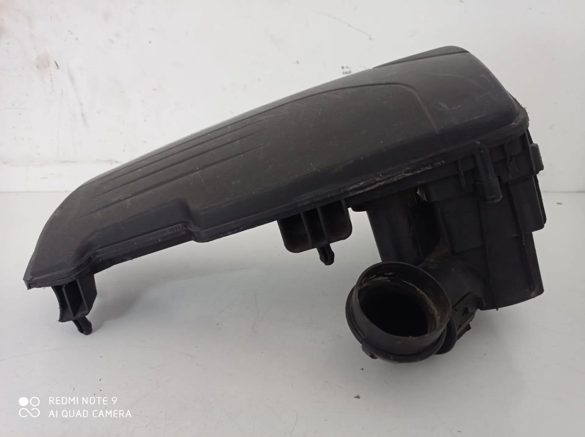 BOX SCATOLA FILTRO ARIA con codice 8200517765 da DACIA Sandero 1° Serie Benzina 1200 (08>12)