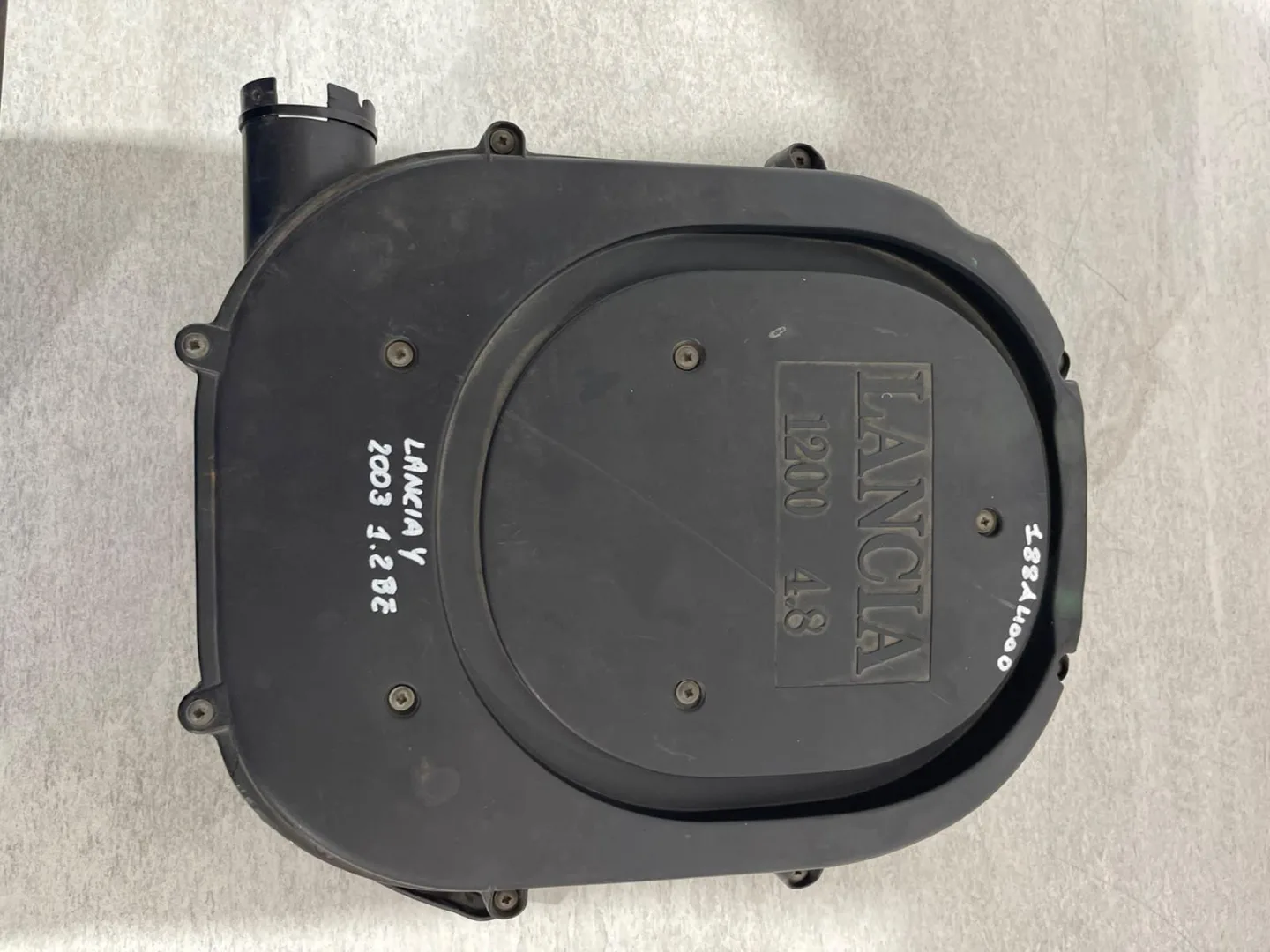 BOX SCATOLA FILTRO ARIA con codice 46752772 da 177050Q020 TOYOTA Yaris Serie con codice motore 1KR Benzina 1000