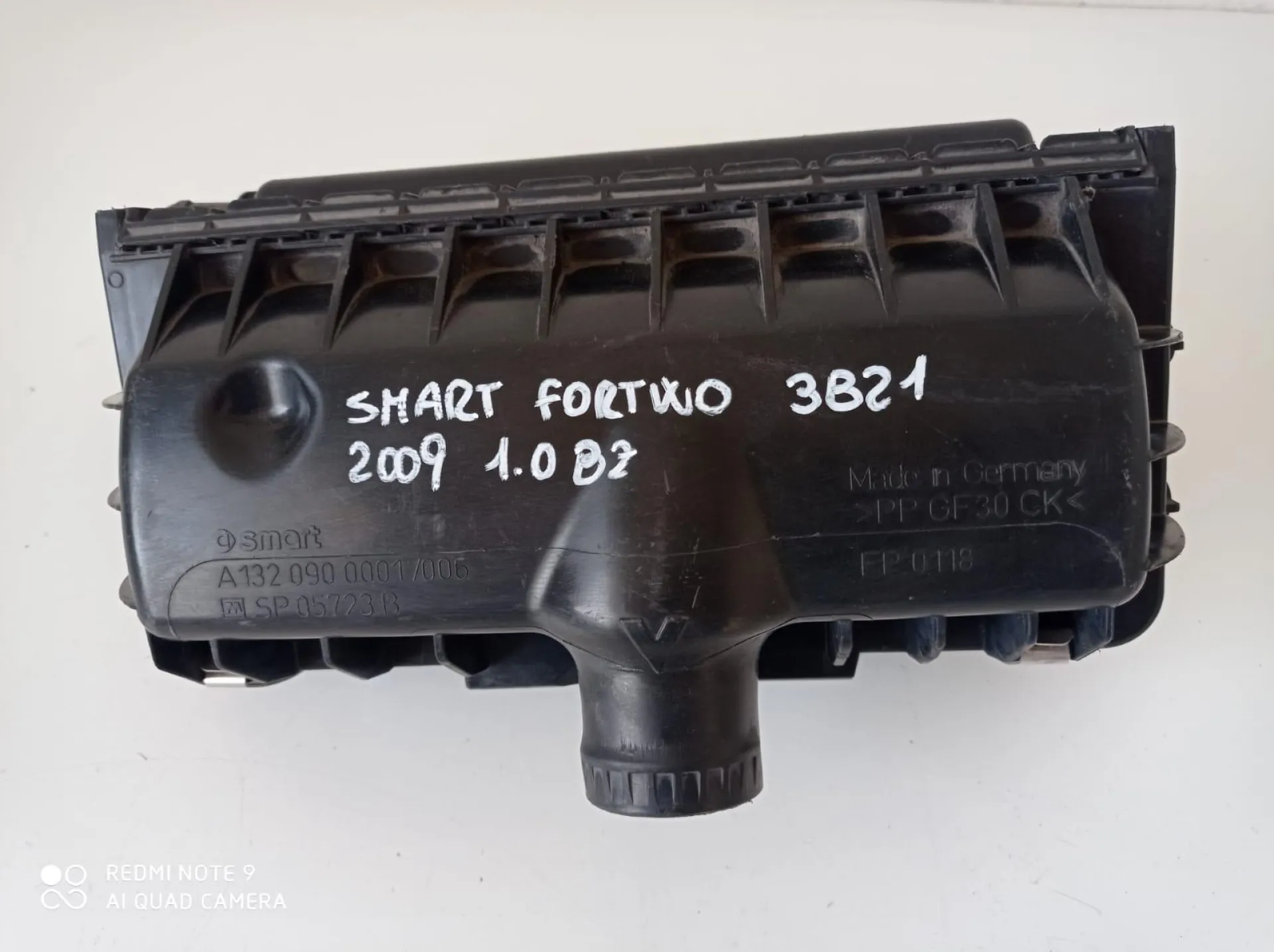 BOX SCATOLA FILTRO ARIA con codice A1320900001 da SMART Fortwo Coupé (W451) Benzina 1000 (07>15)