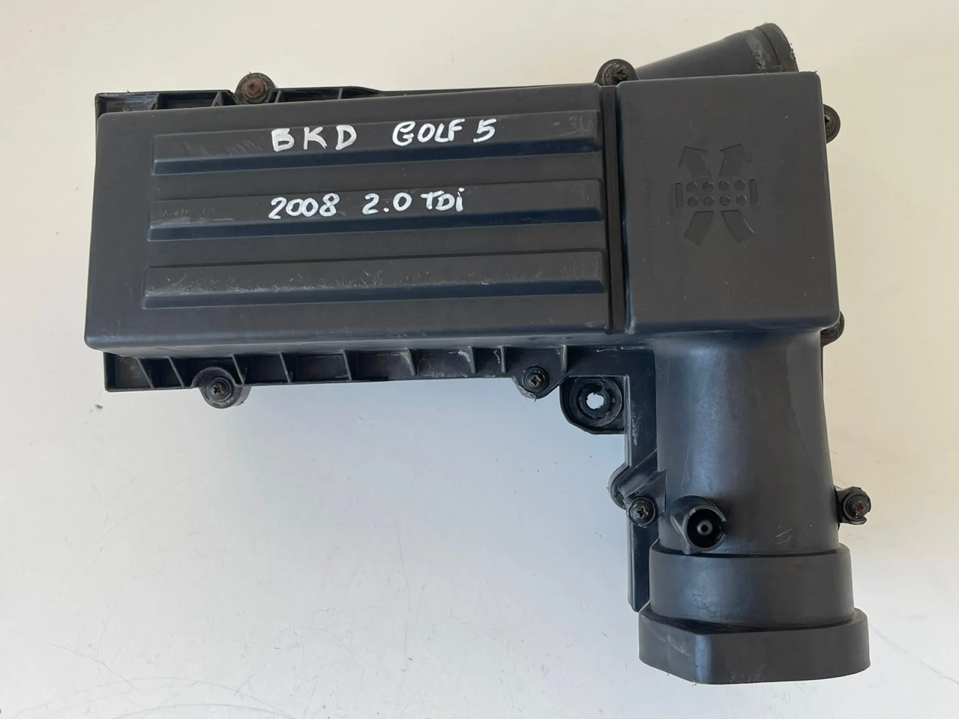BOX SCATOLA FILTRO ARIA con codice 4615185915 da VOLKSWAGEN Golf 5 Berlina Diesel 2000 (03>08)