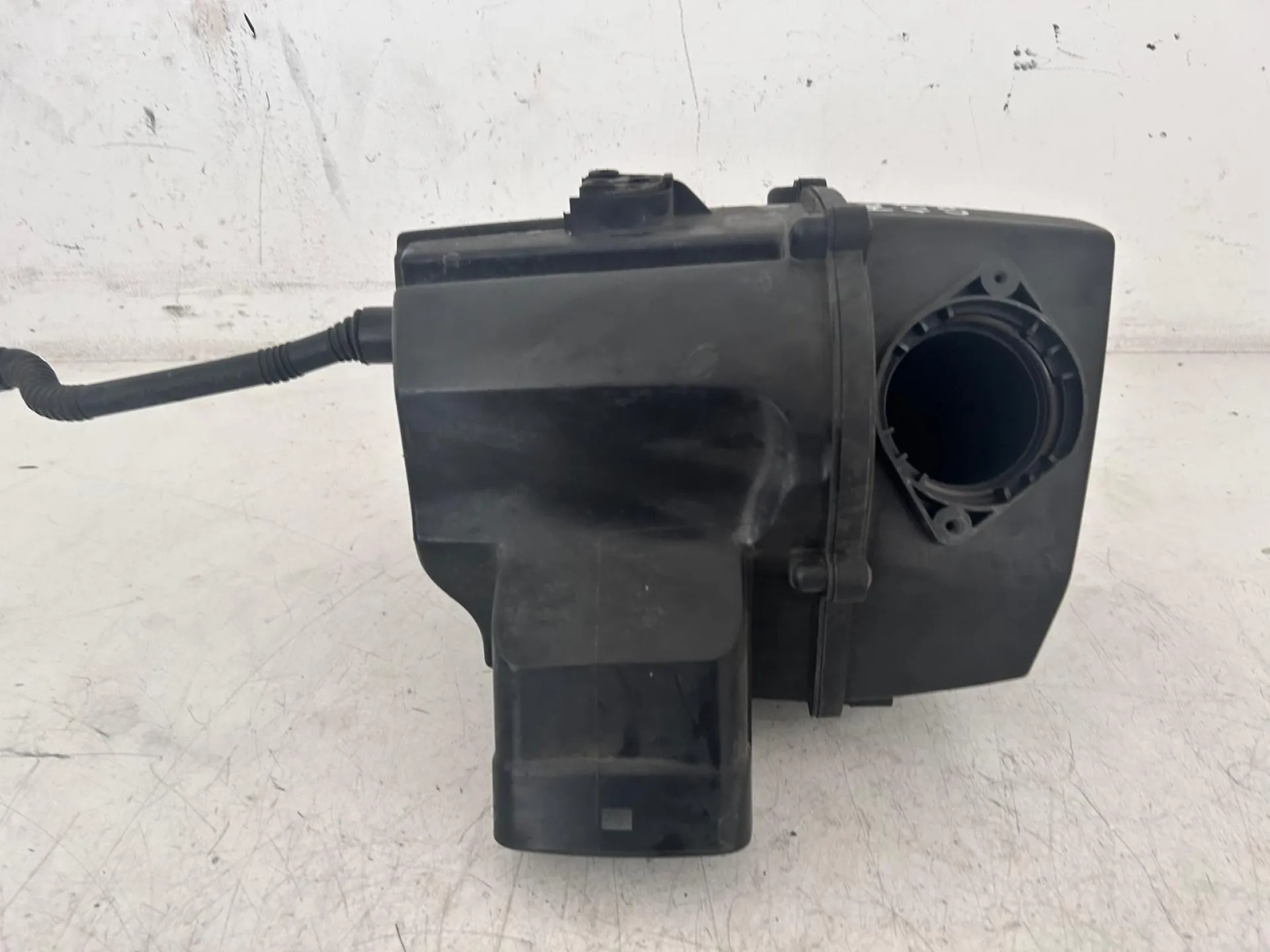 BOX SCATOLA FILTRO ARIA con codice 6R0129601 da VOLKSWAGEN Polo 5° Serie Diesel 1200 (09>17)