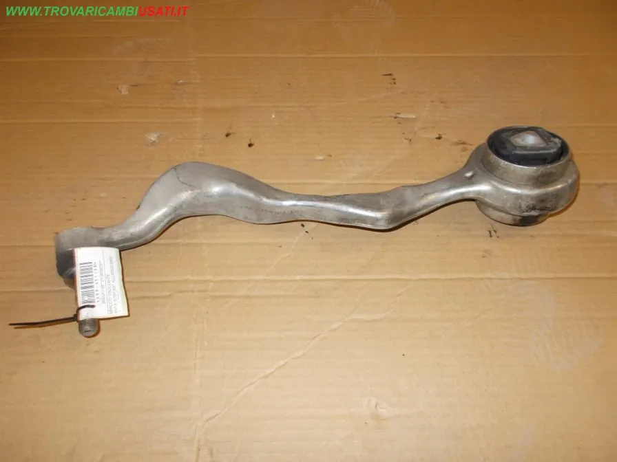BRACCIO OSCILLANTE ANT.S.SOSP.ANT. ALLUMINIO BMW Serie 1 E87 5 porte BMW - SERIE 1 E81 3 PORTE - 2007 > 2012, BMW - SERIE 1 E82 COUPE - 2007 > 2013, BMW - SE... CODICE/I: OE 31126769797 999-U51198 ...