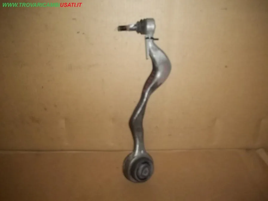 BRACCIO OSCILLANTE ANT. SOSP. ANT.S. ALLUMINIO BMW Serie 3 E91 Touring BMW - SERIE 1 E81 3 PORTE - 2007 > 2012, BMW - SERIE 1 E82 COUPE - 2007 > 2013, BMW - ... CODICE/I: OE 31126769797 OE 31122405...