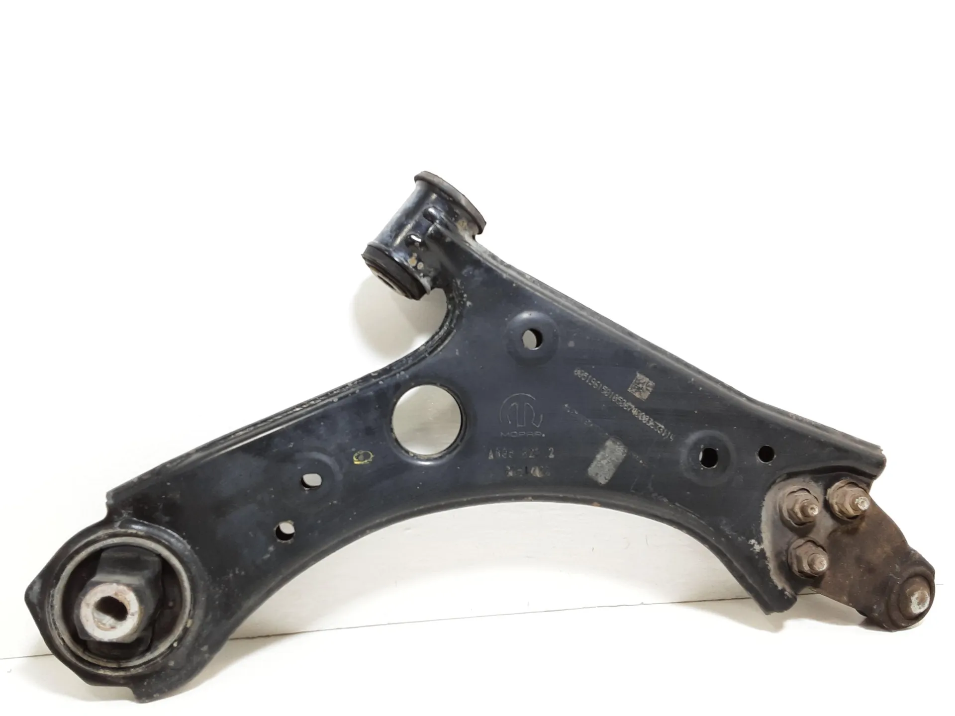 BRACCIO OSCILLANTE ANTERIORE SINISTRO con codice A8983122 da JEEP Renegade Serie (14>)