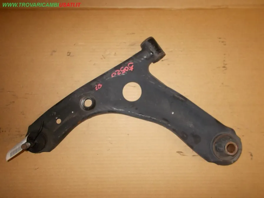 BRACCIO OSCILLANTE S.SOSP.ANT TOYOTA AYGO (KGB10)