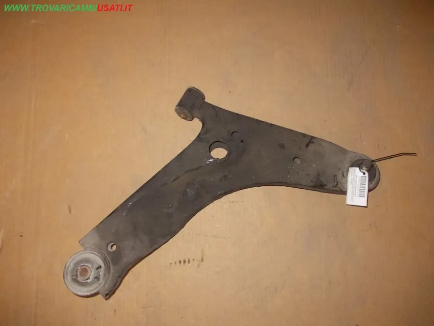 BRACCIO OSCILLANTE SOSP. ANT.D. HYUNDAI i 10 (PA)