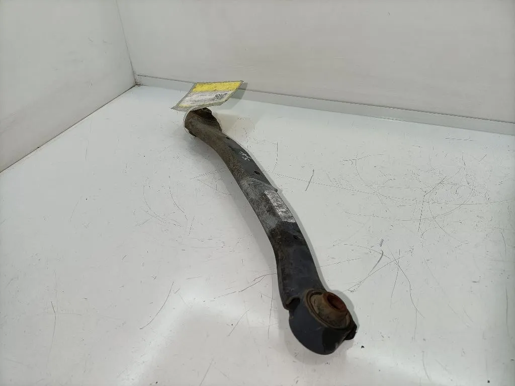 BRACCIO OSCILLANTE SUPERIORE POST. SX con codice 551002S050 da HYUNDAI iX35 1° Serie (10>)