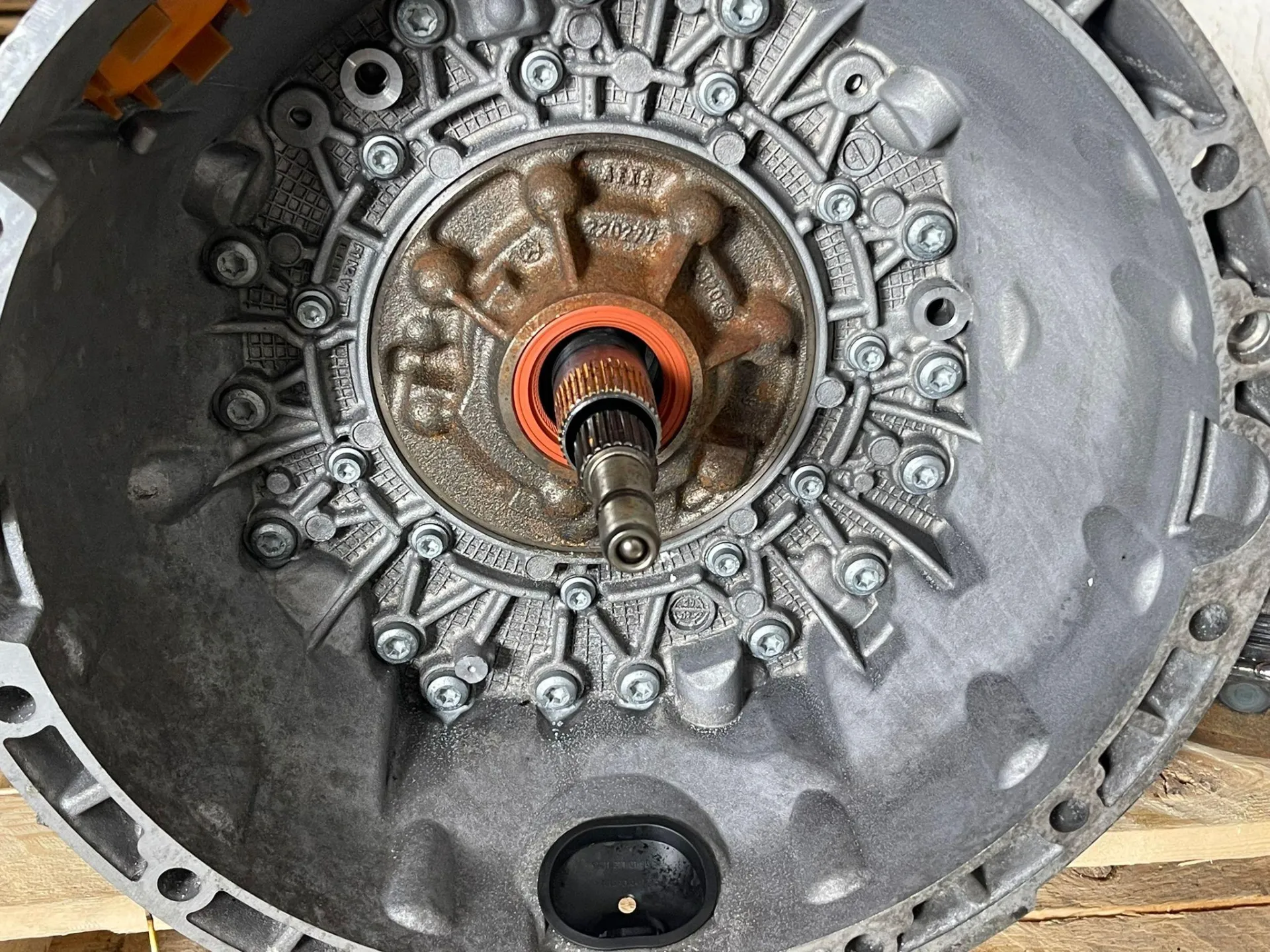 CAMBIO AUTOMATICO CON CONVERTITORE DI COPPIA con codice R 1632710901 da MERCEDES Classe E Berlina W212 con codice motore 642921/642921 Diesel 3000 (09>)