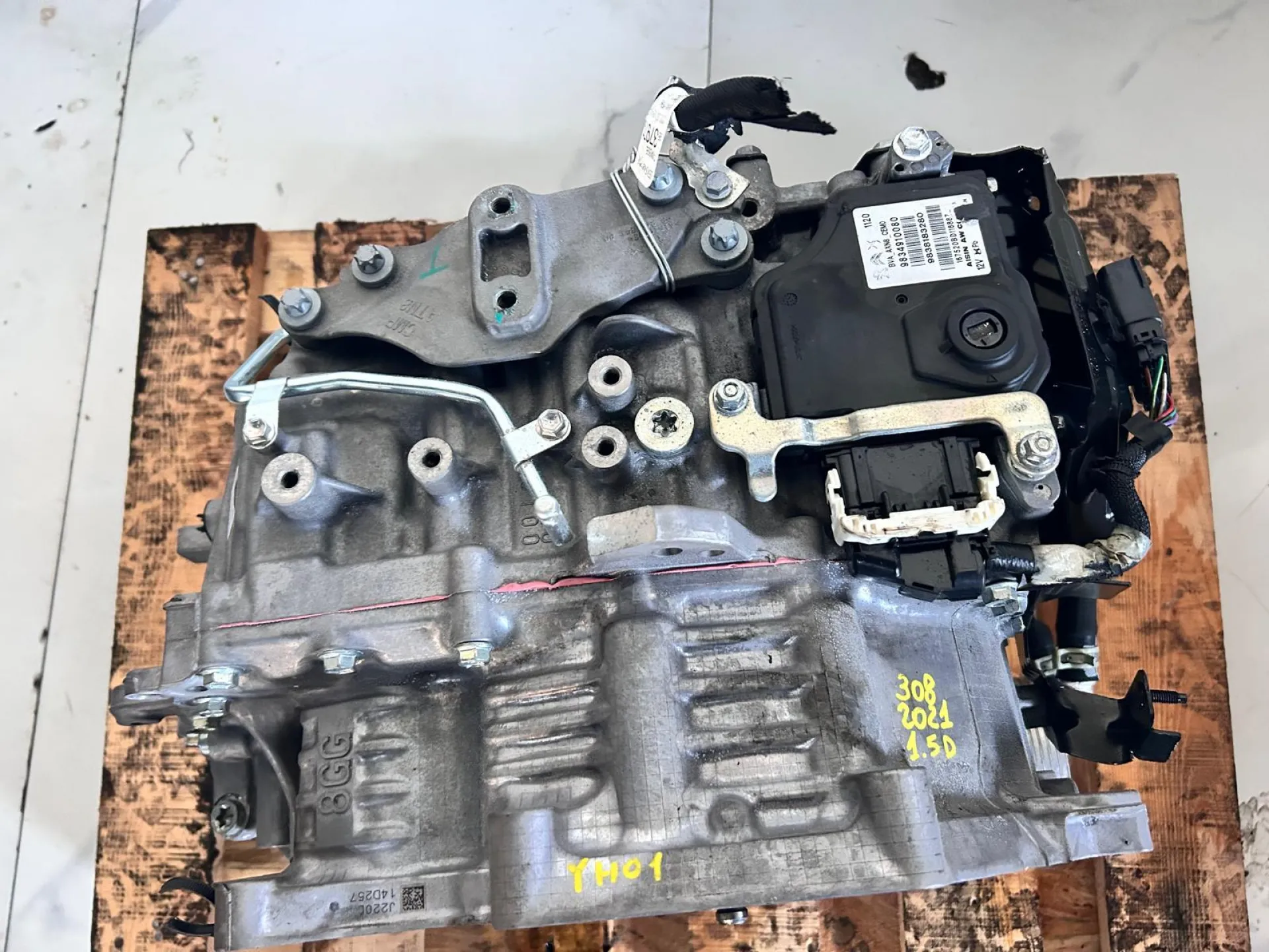 CAMBIO AUTOMATICO CON CONVERTITORE DI COPPIA con codice 20L7M6188666 da PEUGEOT 308 Serie Diesel 1500 (21>)