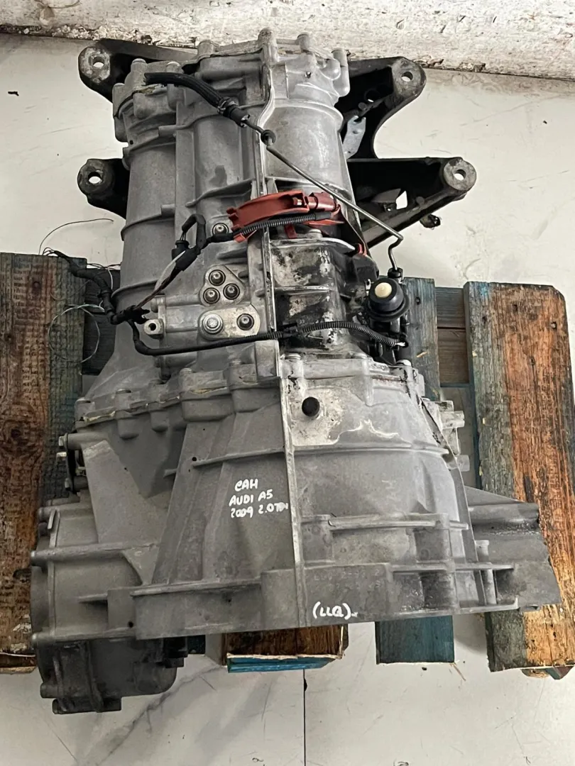 CAMBIO MANUALE COMPLETO con codice 0B1301103 da AUDI A5 Coupé (8T) con codice motore CAH Diesel 2000 (07>11)