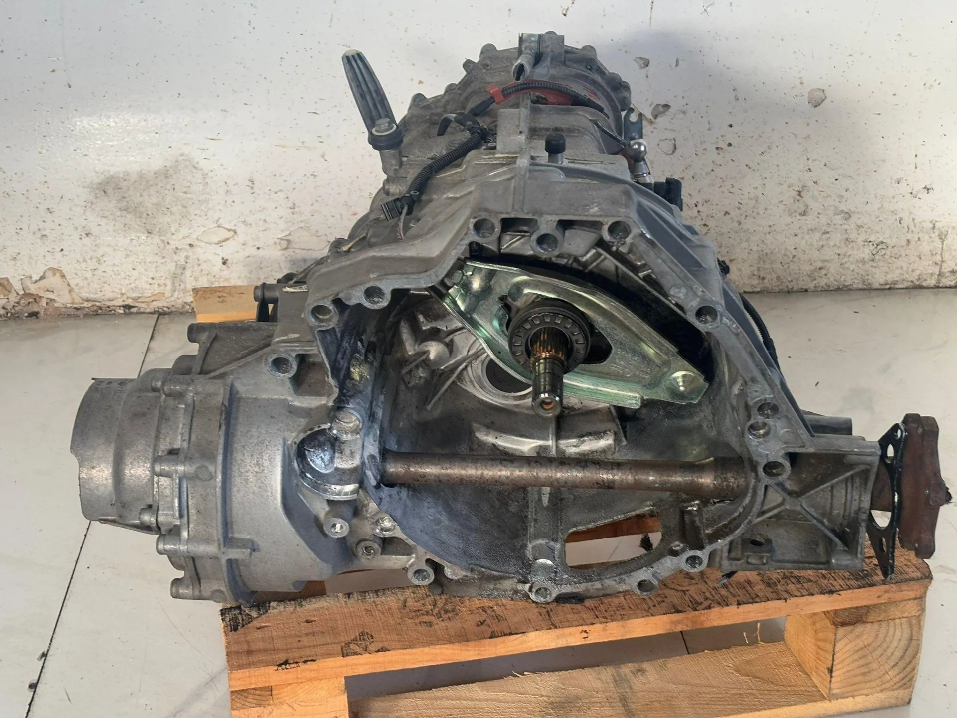 CAMBIO MANUALE COMPLETO con codice 0B1301103G da AUDI Q5 Serie (8RB) Diesel 2000 (08>12)