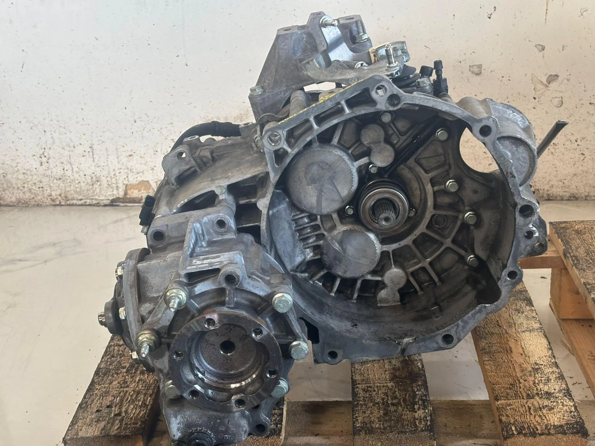CAMBIO MANUALE COMPLETO con codice con codice motore APX da AUDI TT Serie (8N3) Benzina 1800 (98>06)