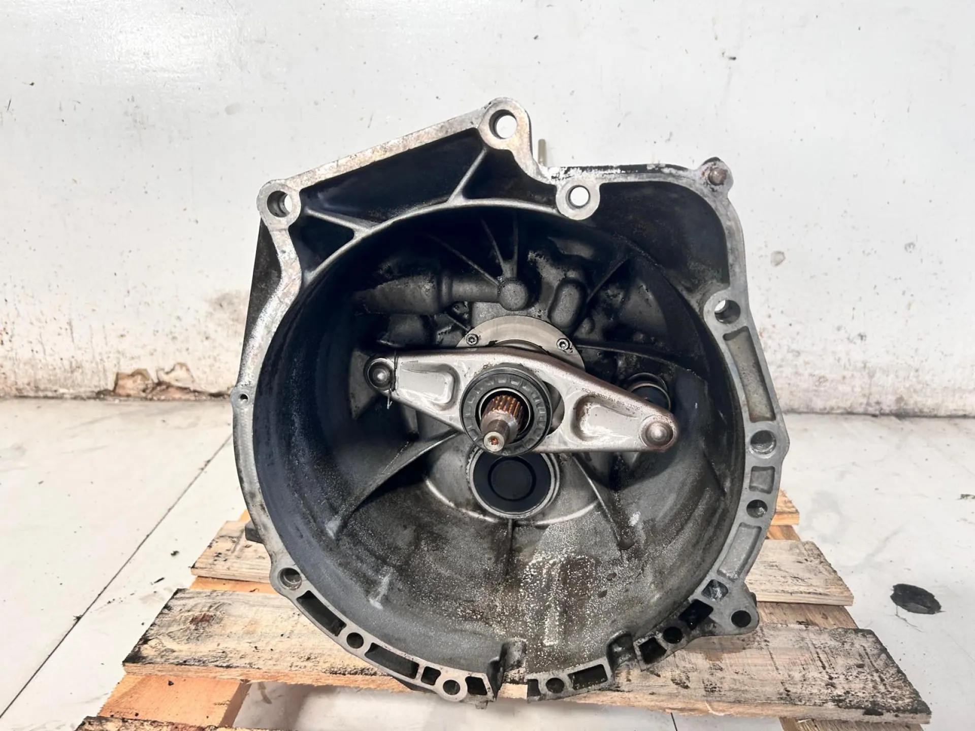 CAMBIO MANUALE COMPLETO con codice 2300-7533513 da BMW Serie 3 E90 Berlina 2° Serie Diesel 2000 (08>)
