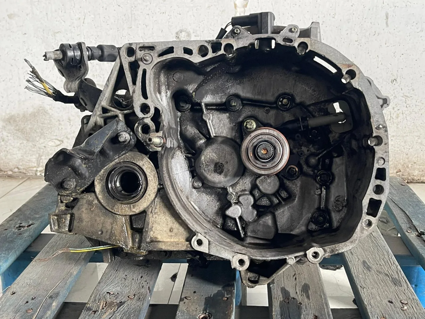 CAMBIO MANUALE COMPLETO con codice 32010BN700 da NISSAN Almera 3° Serie con codice motore K9K A2 Diesel 1500 (03>06)