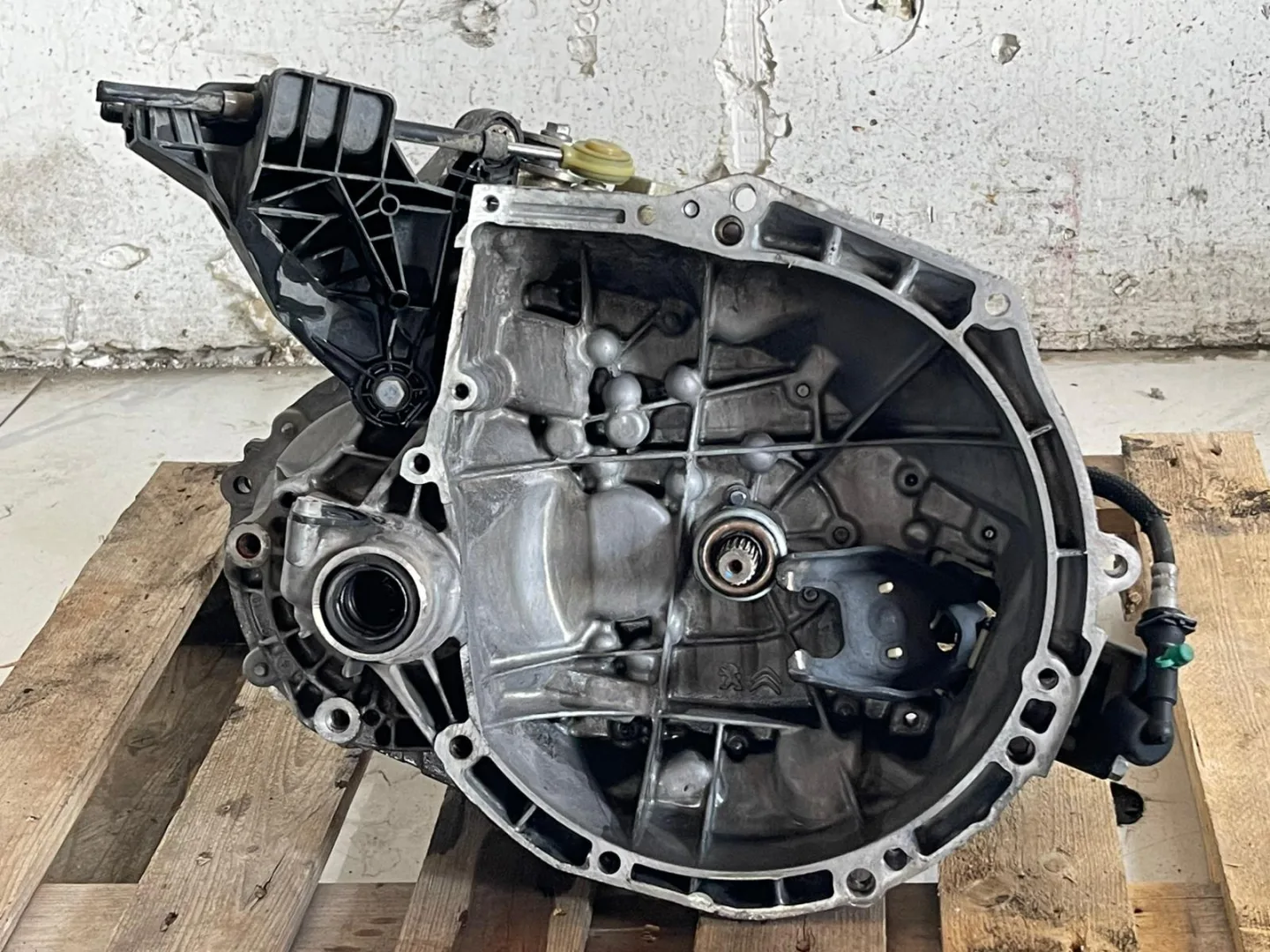CAMBIO MANUALE COMPLETO con codice con codice motore HM05 da PEUGEOT 208 Serie Benzina 1200 (19>)