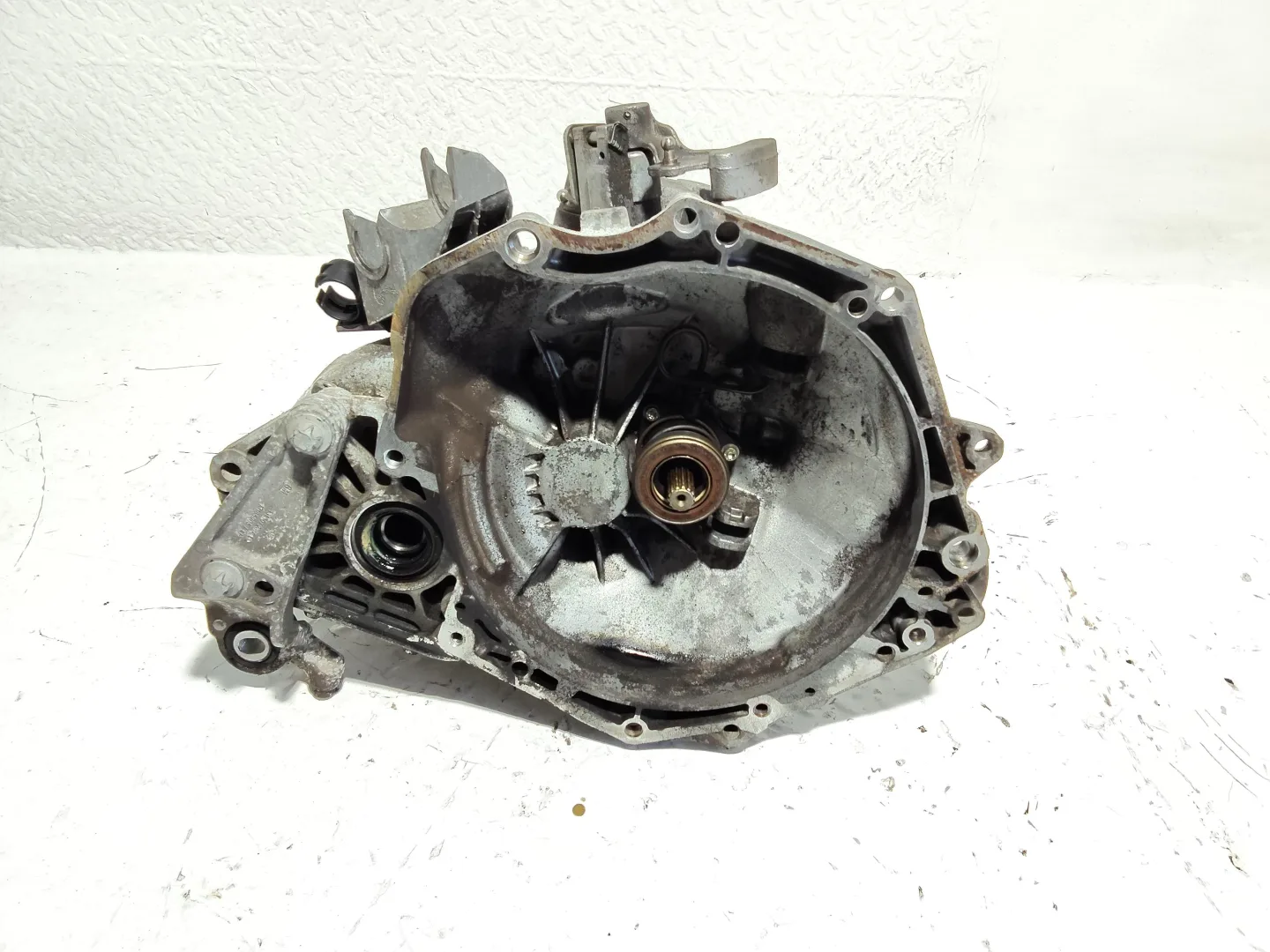 CAMBIO MANUALE COMPLETO con codice 24581254 da OPEL Adam 1° Serie con codice motore B14XER Bifuel/Gas 1400 (13>)