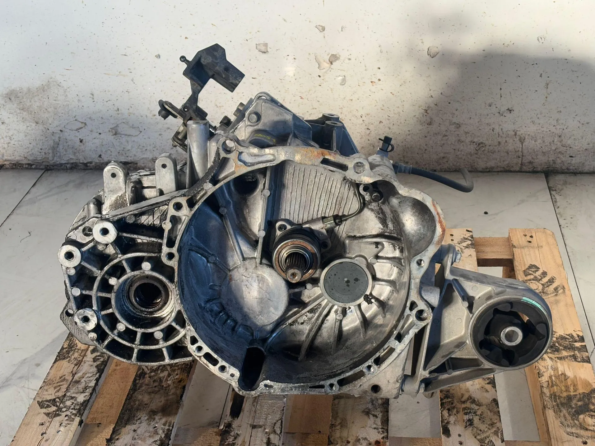 CAMBIO MANUALE COMPLETO con codice 96420073 da CHEVROLET Captiva 1° Serie Diesel 2000 (06>)